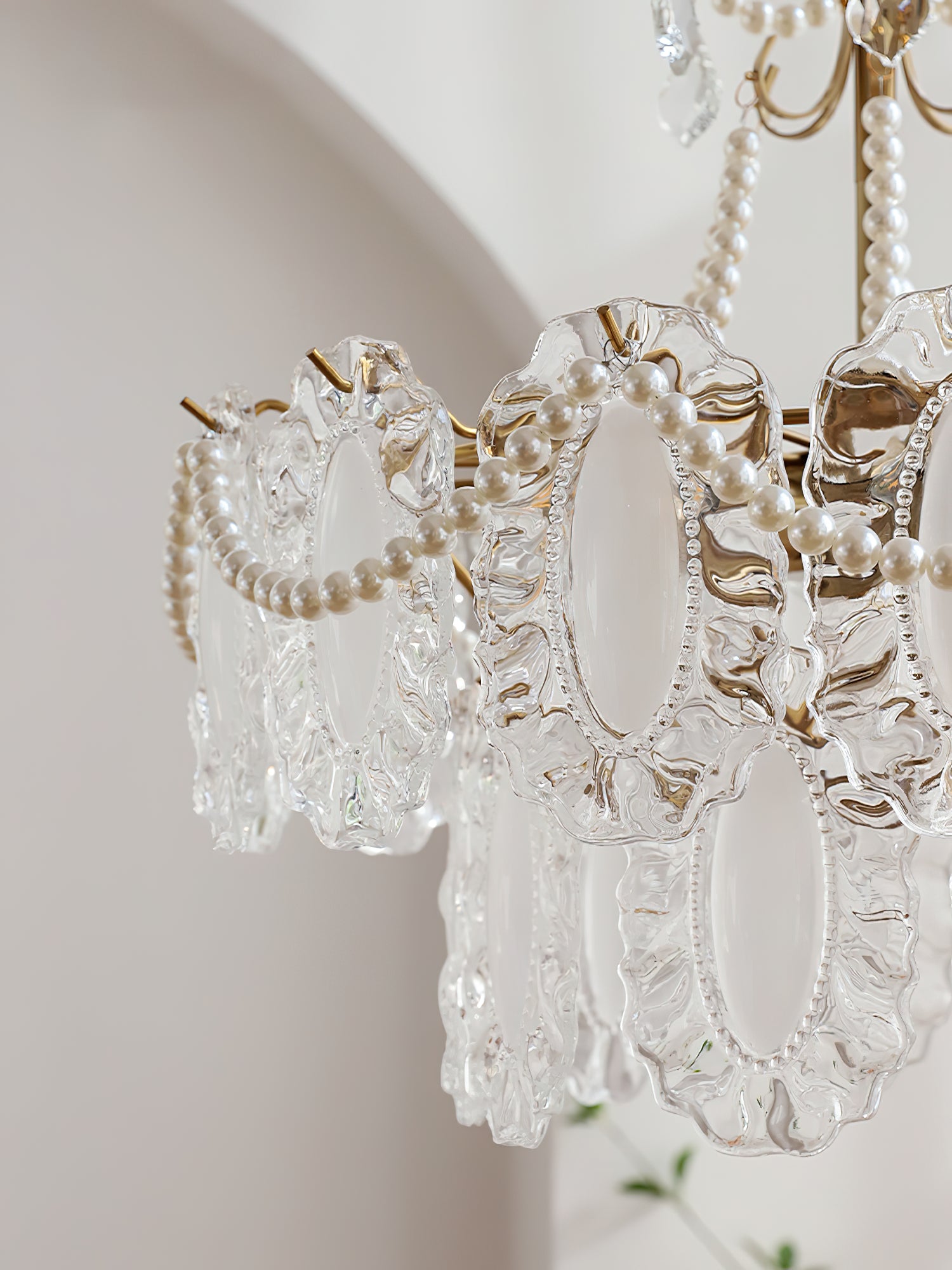 Aura Wave Pearl Chandelier