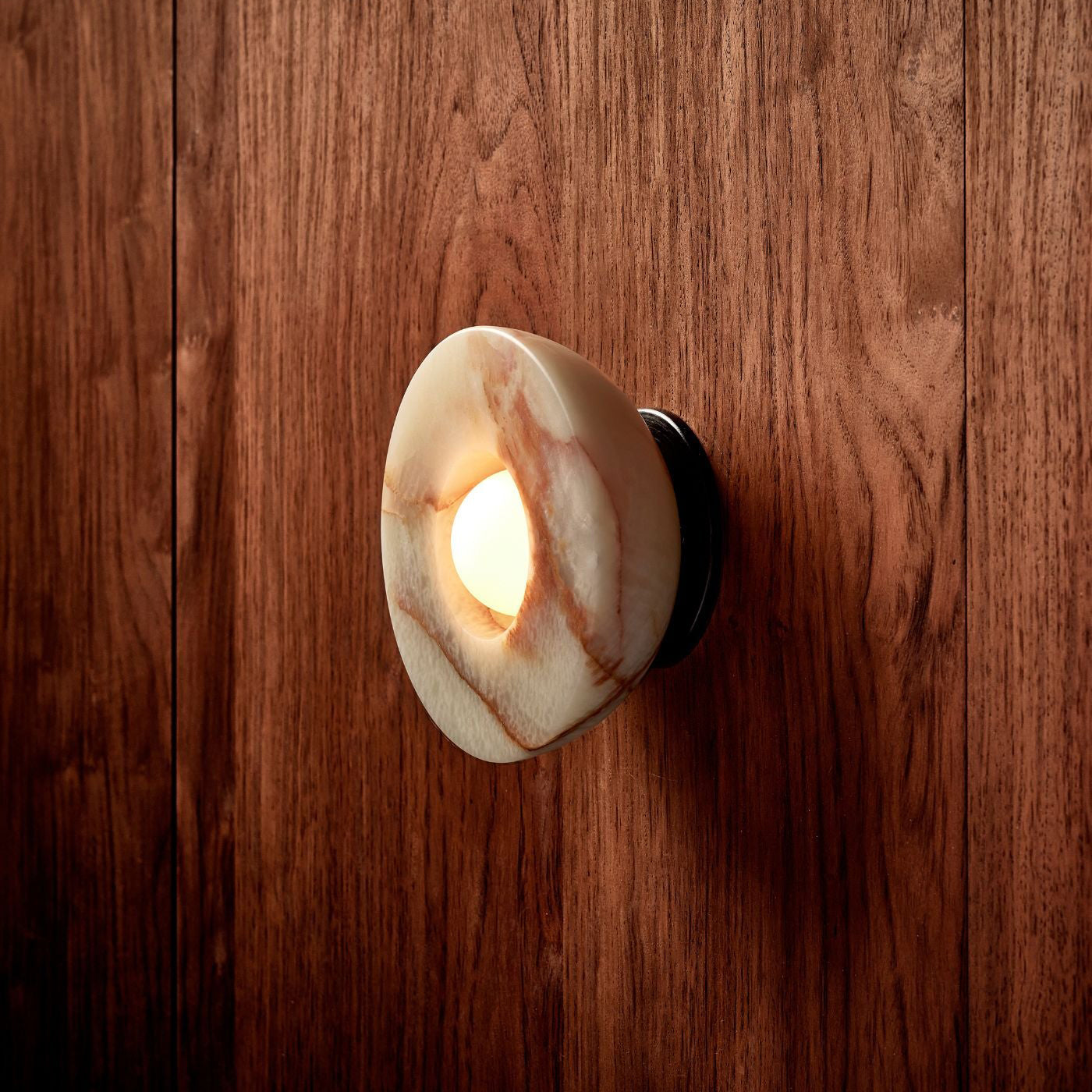 Aurelia Sconce