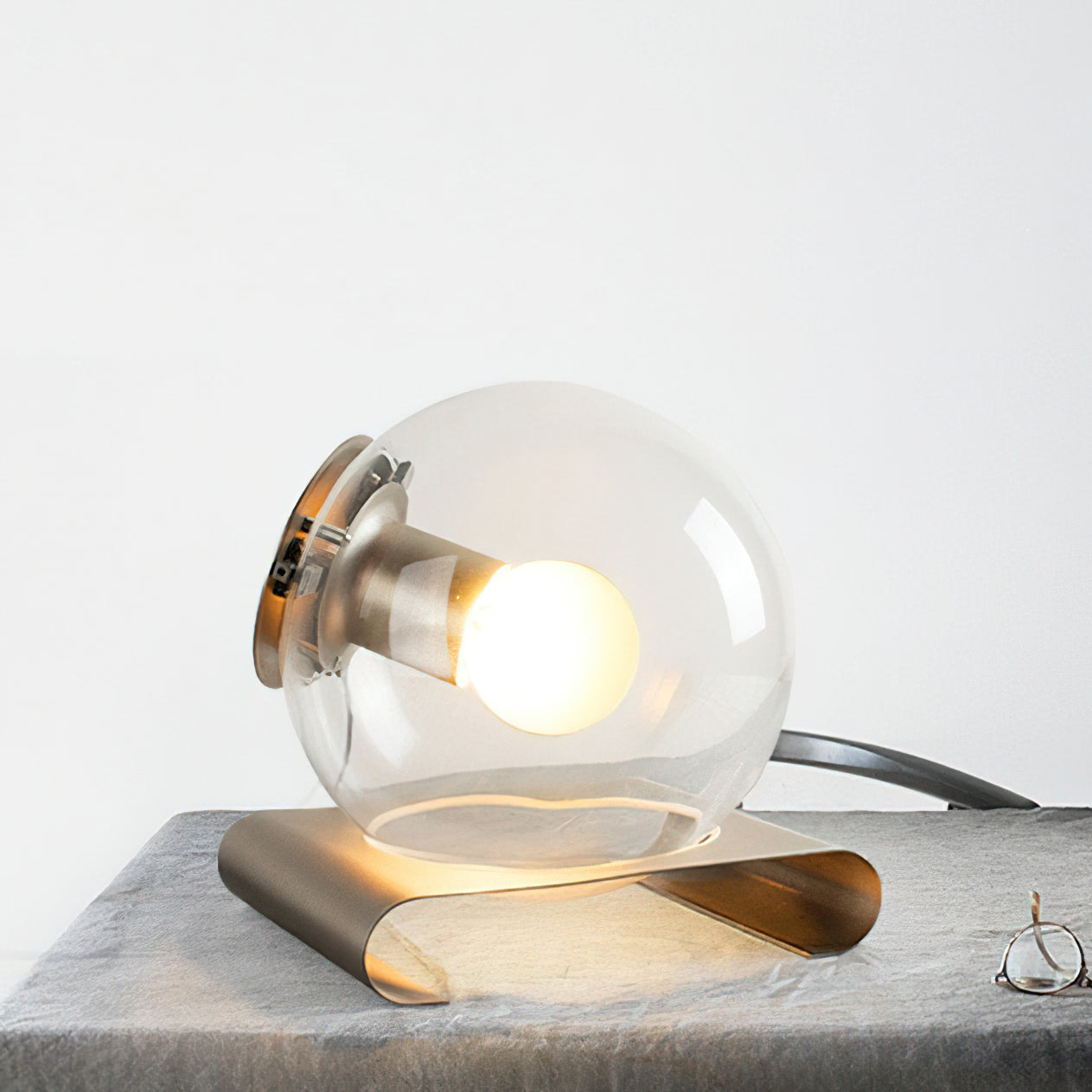 La lampe de table Globe