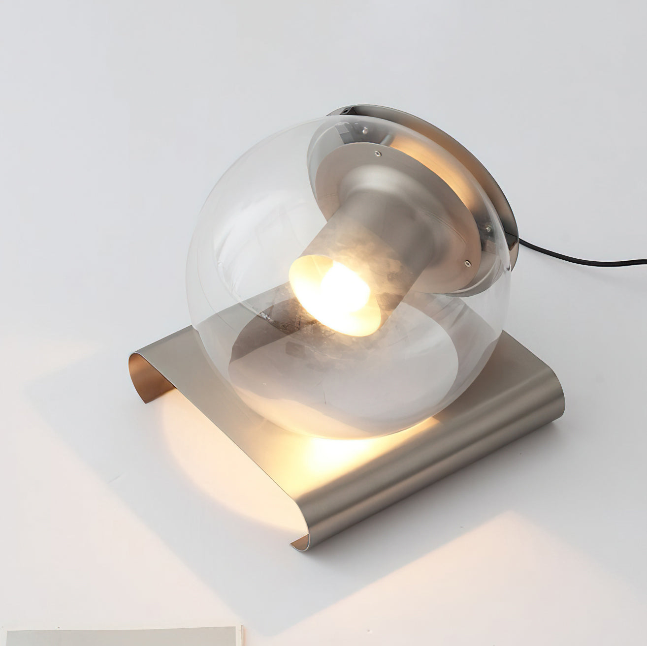 La lampe de table Globe