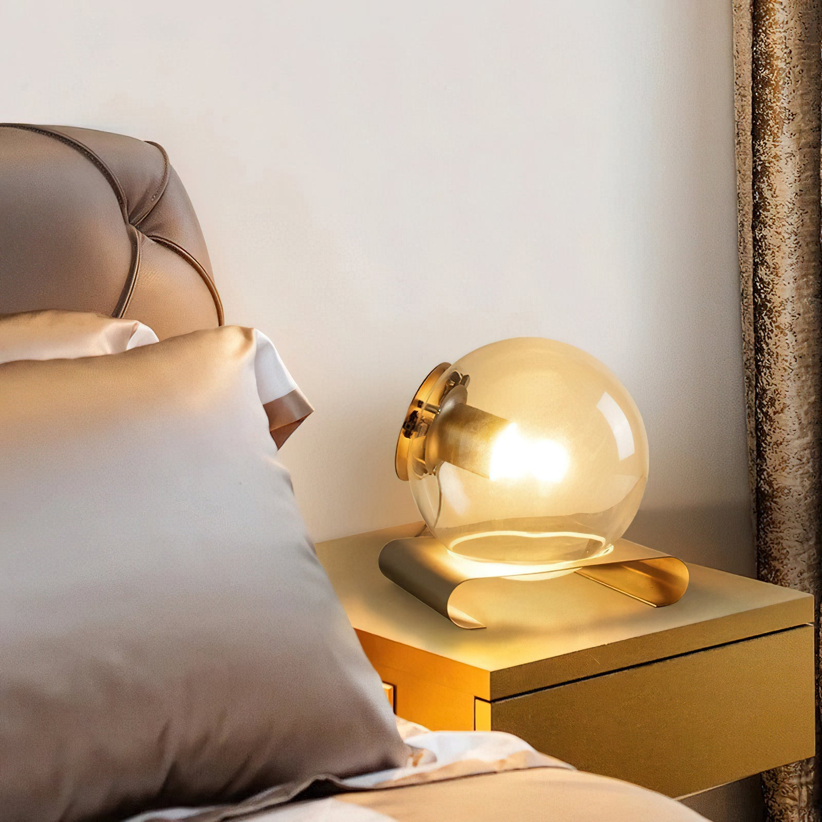 La lampe de table Globe