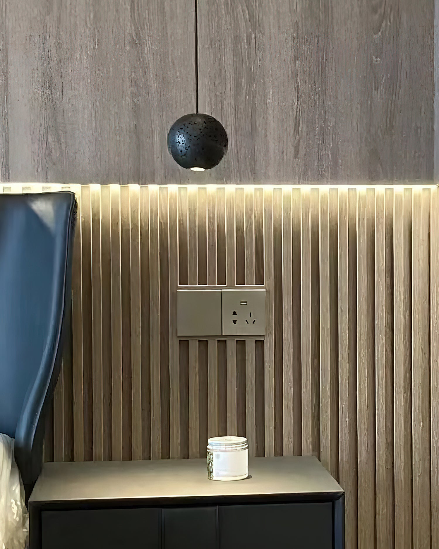 Brummel Pendant Light