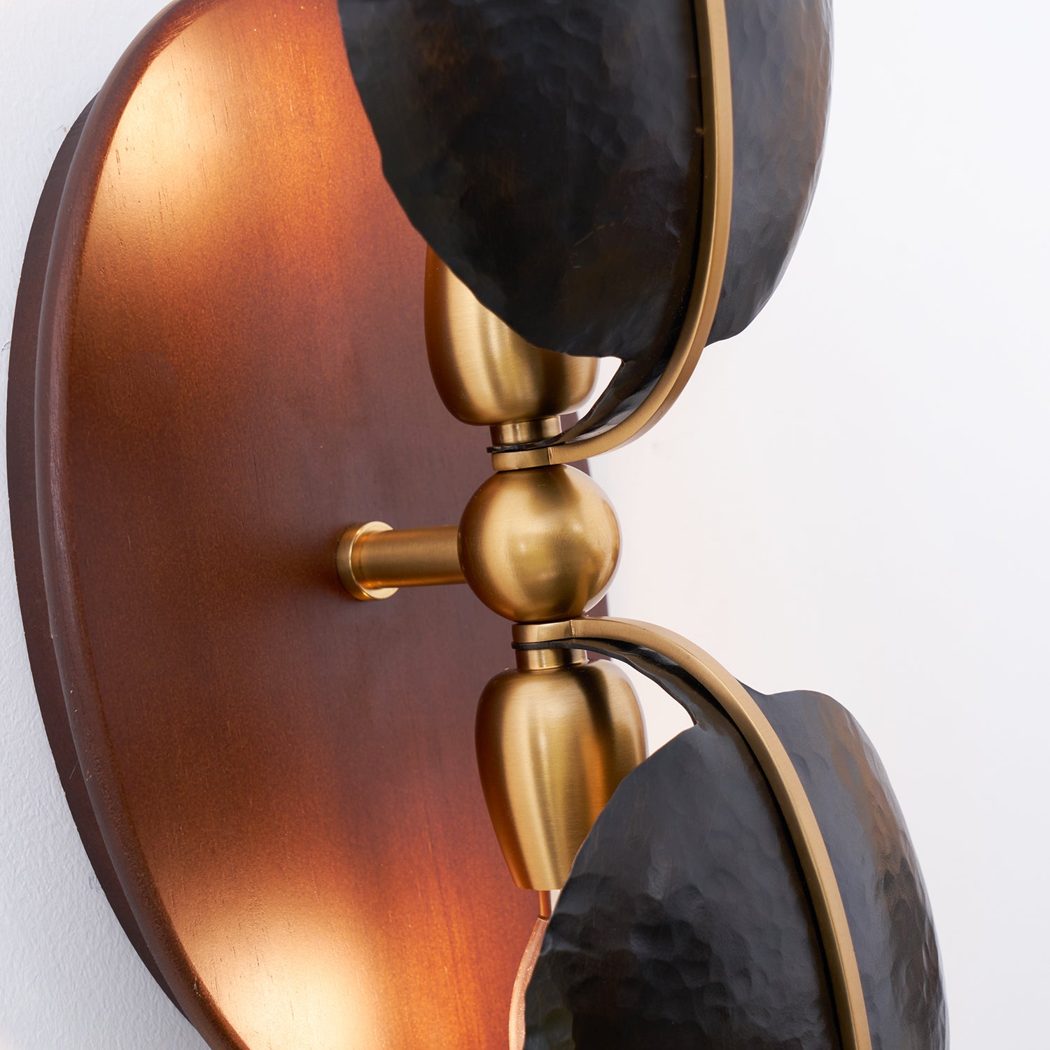 Callisto Wall Lamp