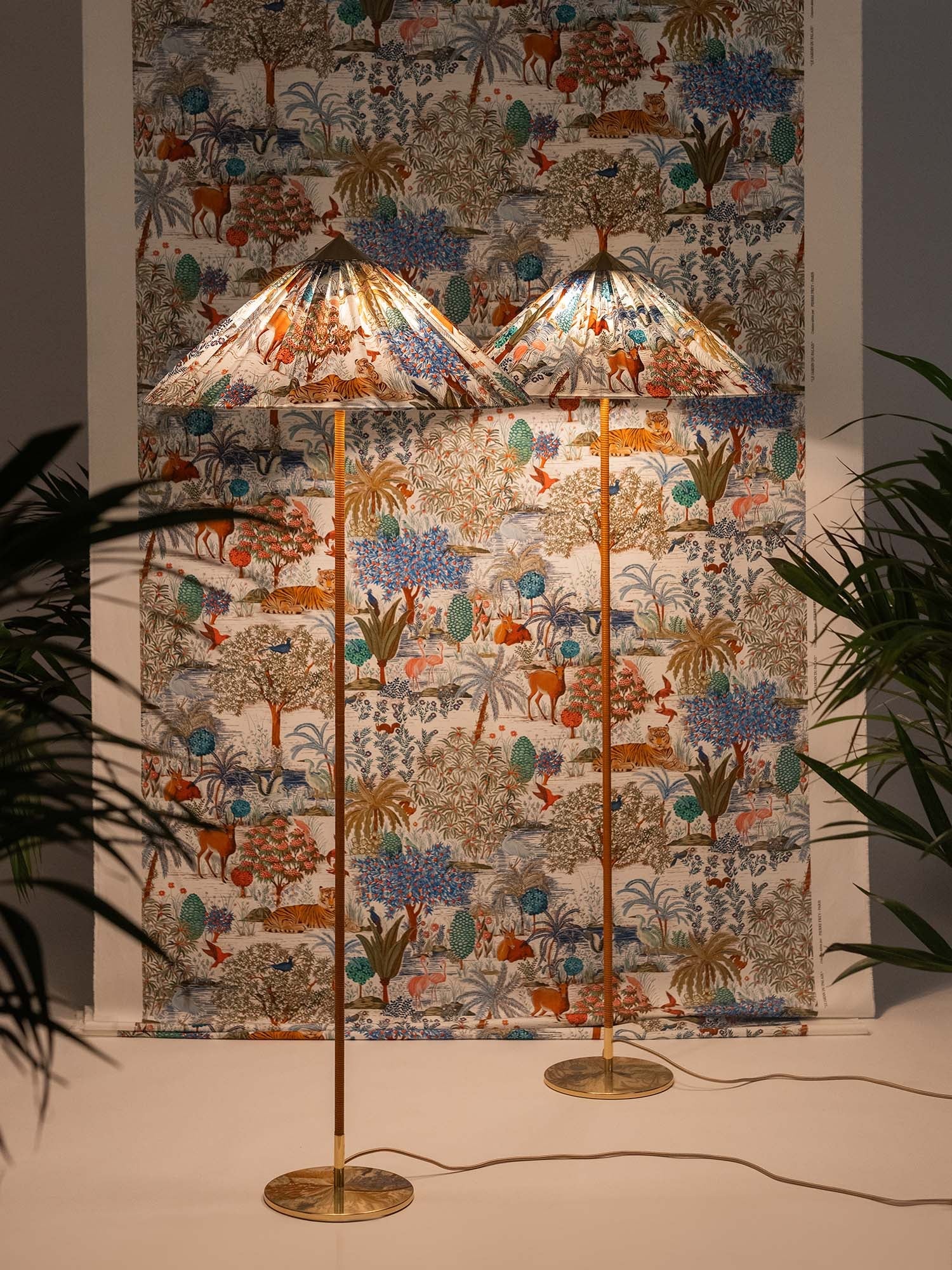 Rattan Circle Waiting Floor Lamp