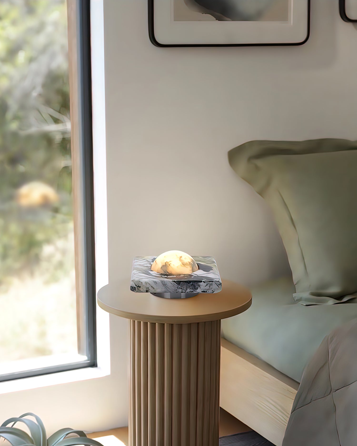 Eaton Table Lamp (built-in battery)