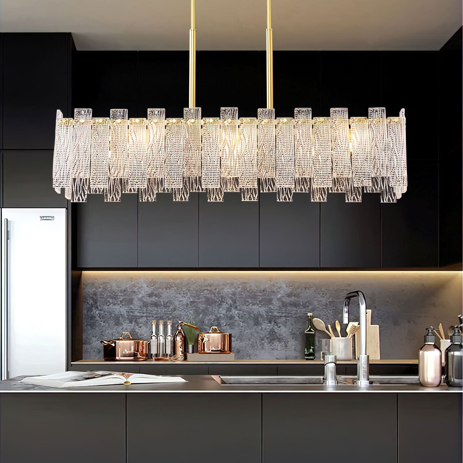 Engaveric Chandelier