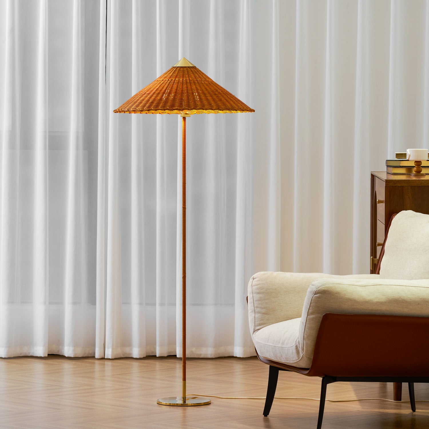Rattan Circle Waiting Floor Lamp