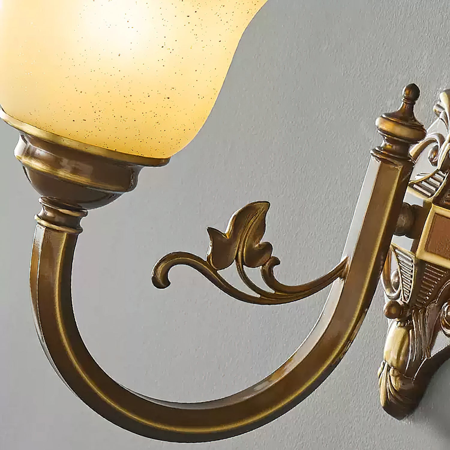 Ligonier Wall lamp