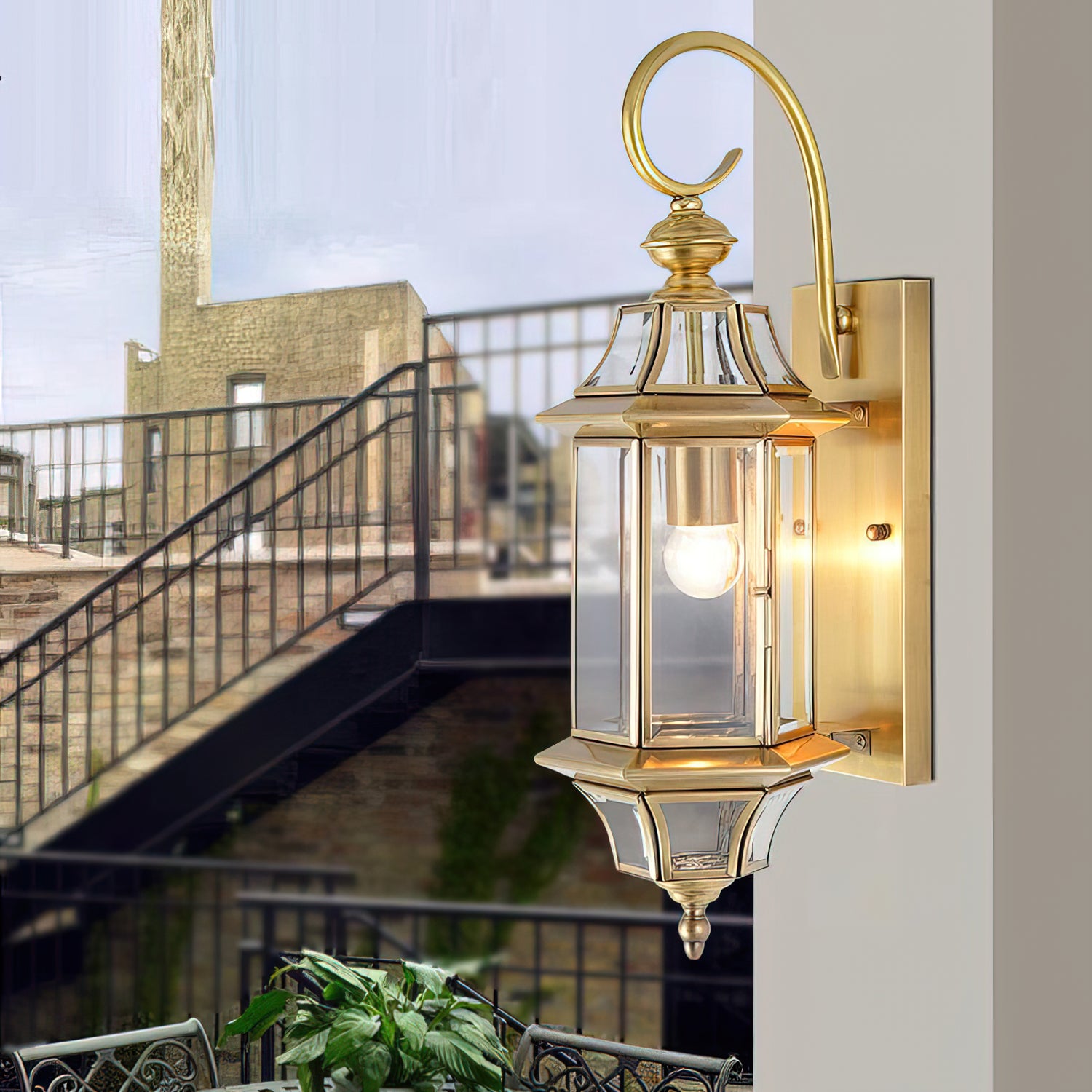 Speight Outdoor Wall Lamp