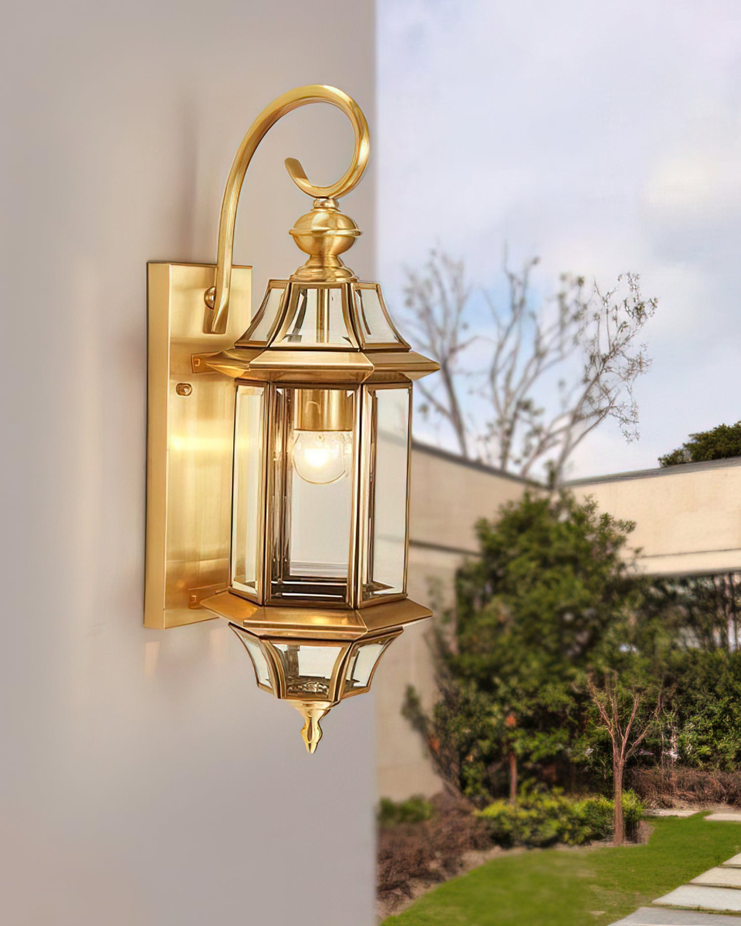Speight Outdoor Wall Lamp