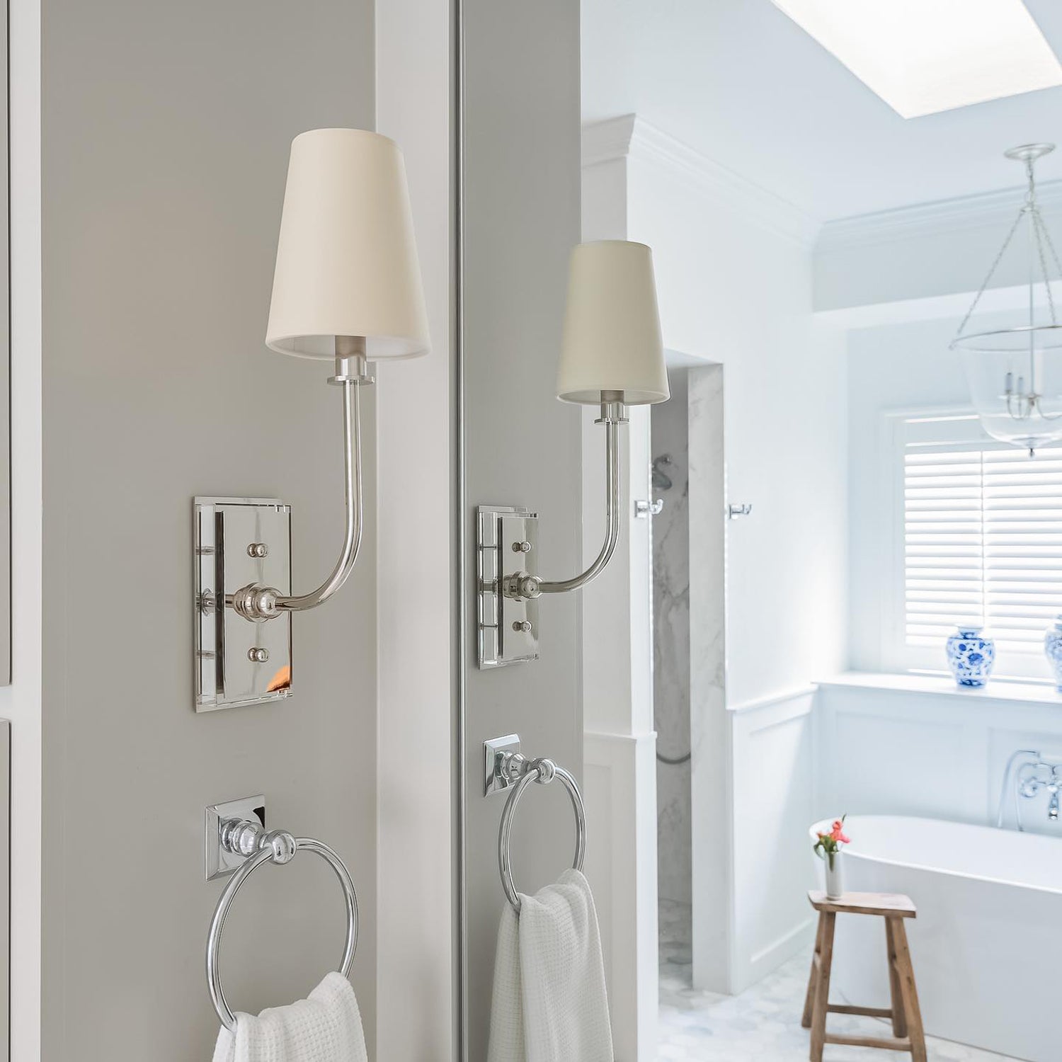 Tavernier Wall Lamp
