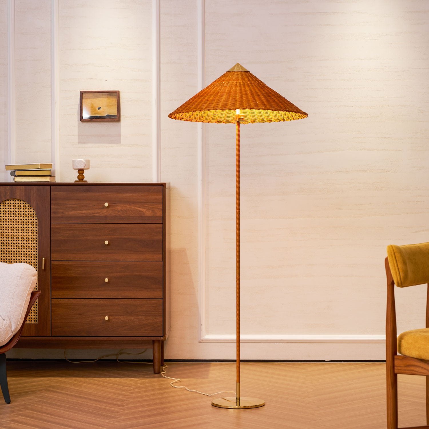 Rattan Circle Waiting Floor Lamp