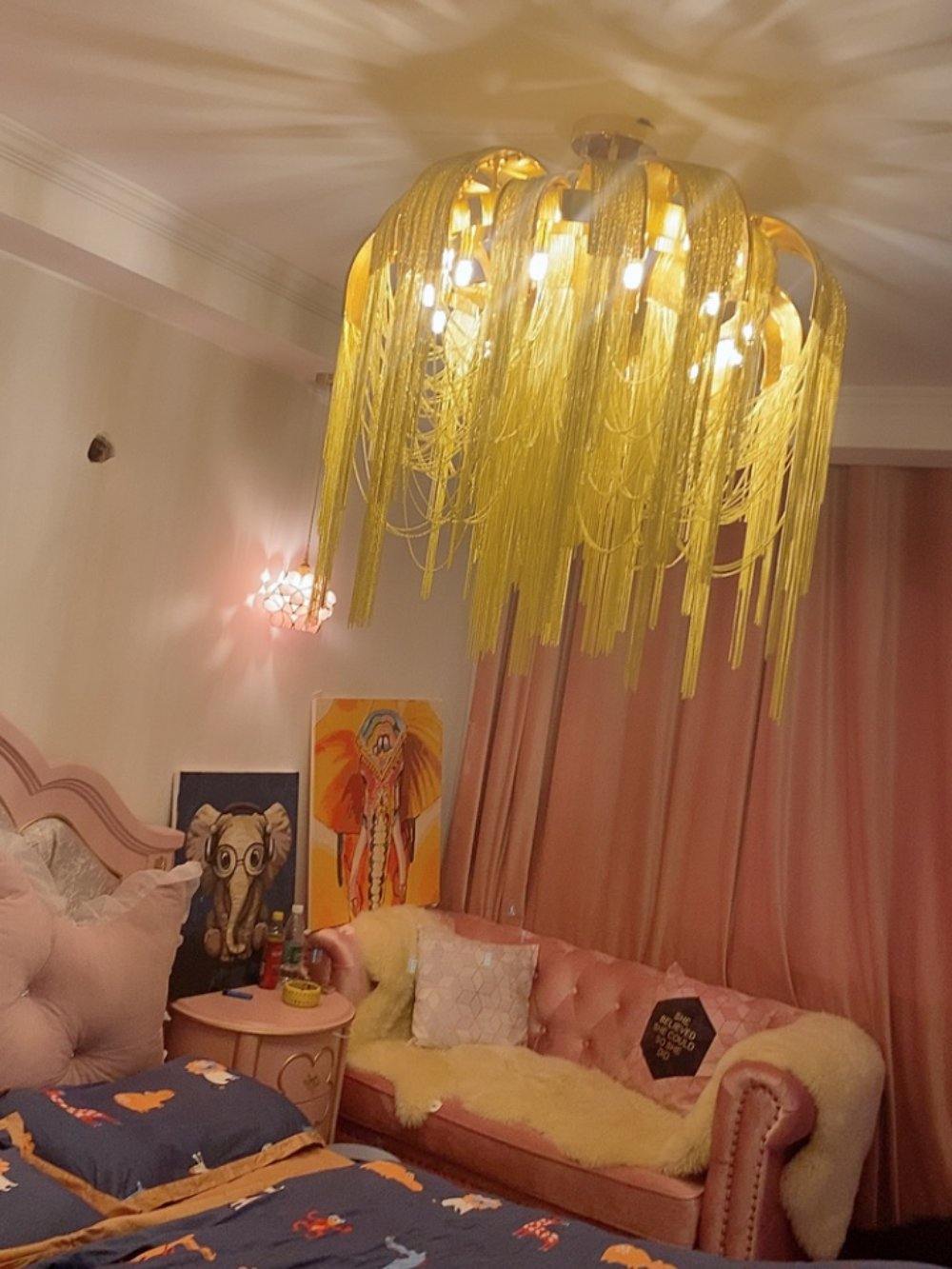 Volver Chandelier