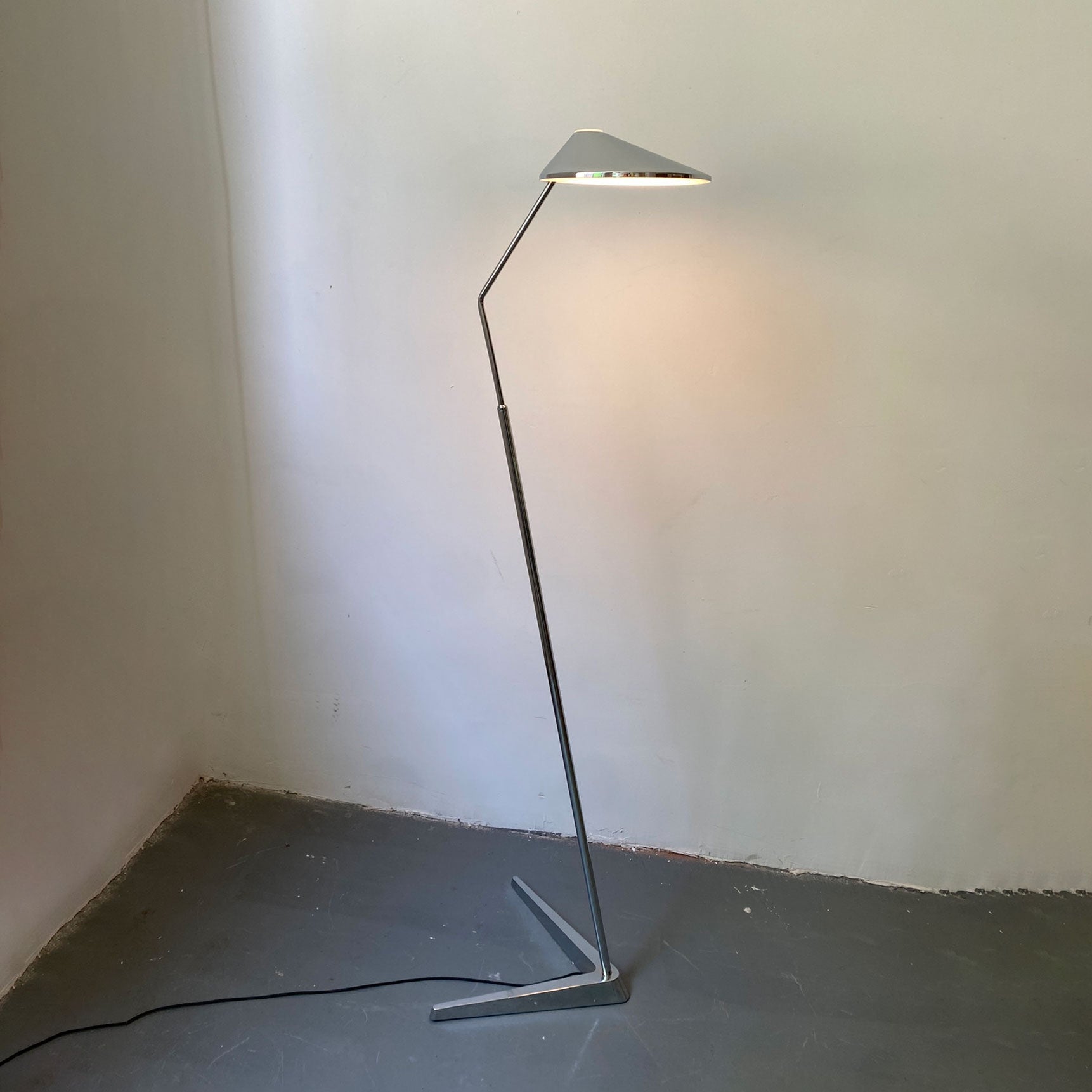 Calloway Minimalist Floor Lamp
