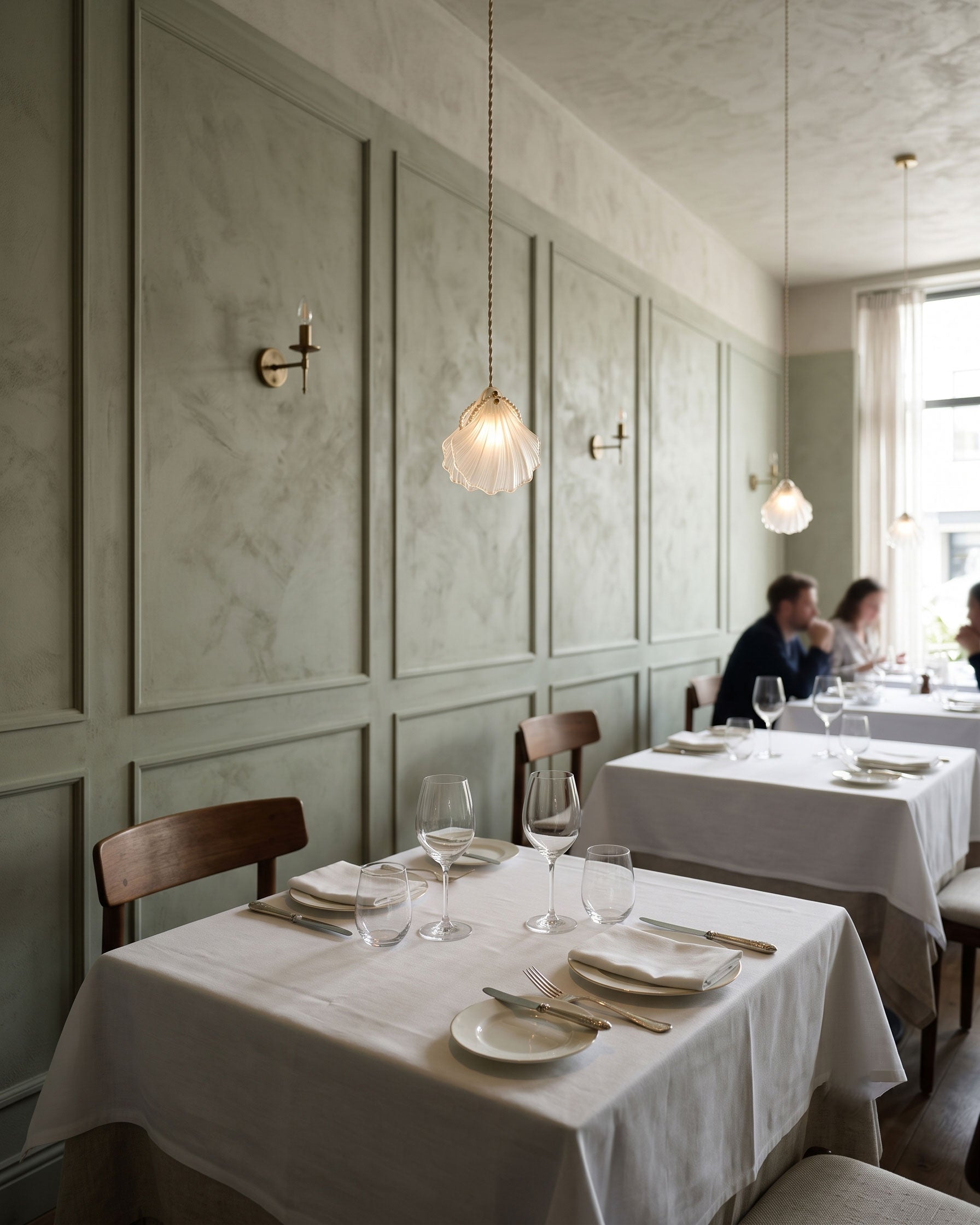 Faye Ribbed Shell Pendant Light
