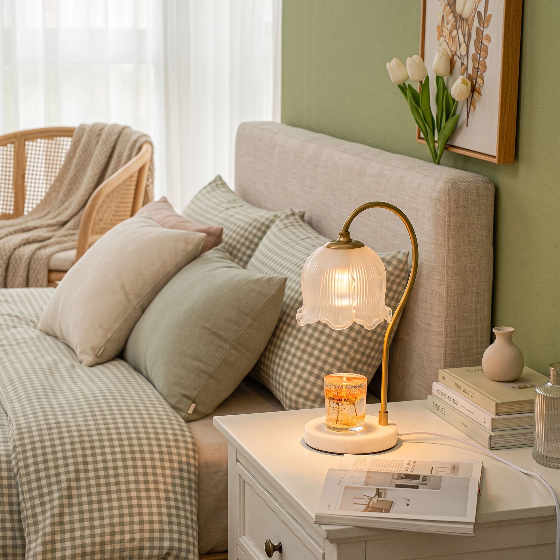 Fia Elegant Curved Table Lamp