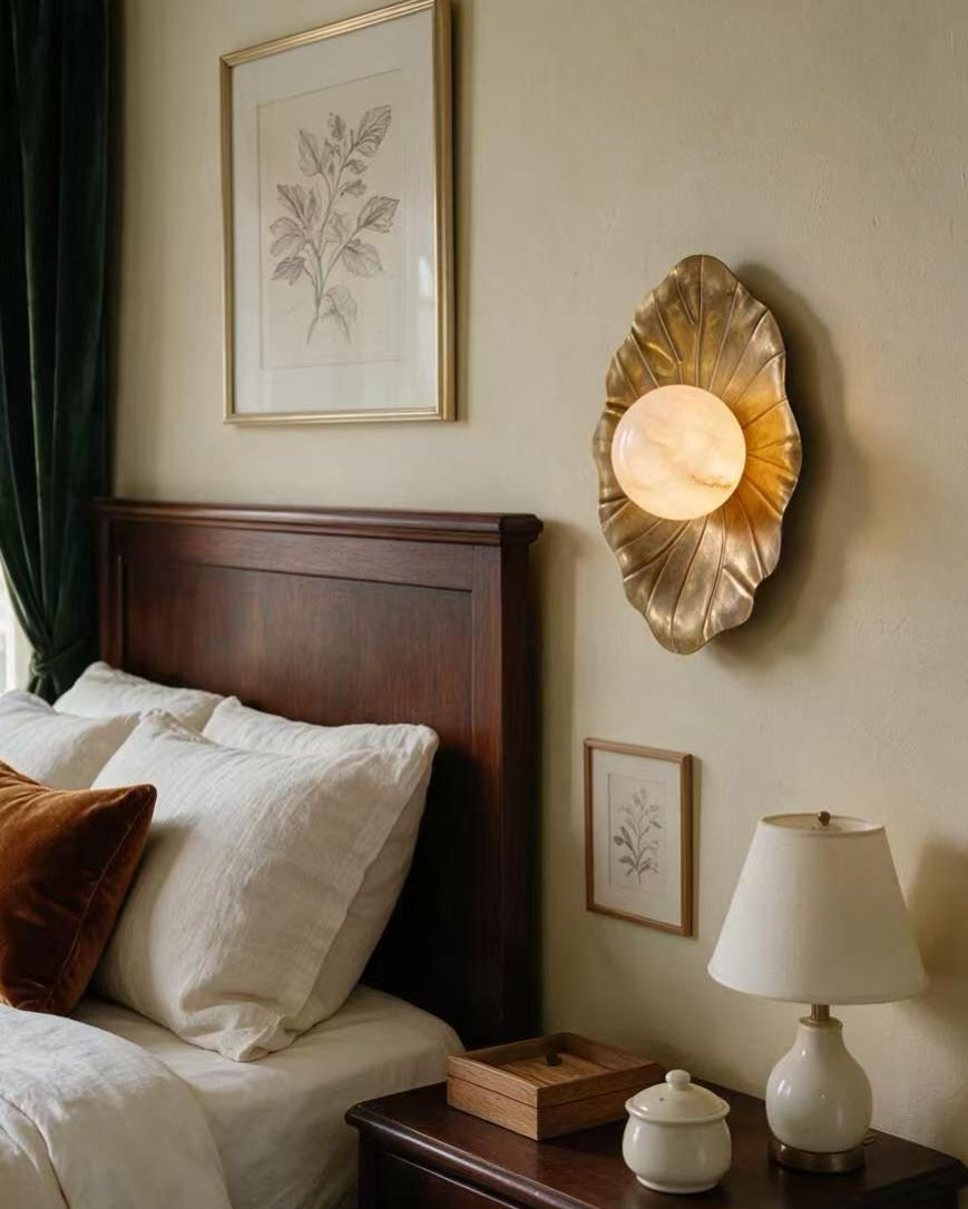 Aplique de pared de alabastro Halcyon Ginkgo