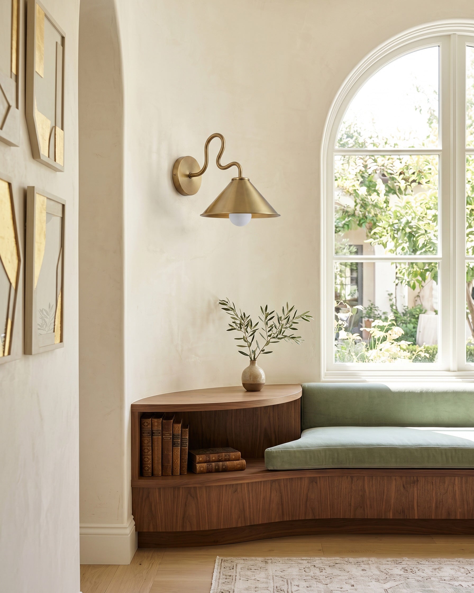 Jorick Wavy Brass Wall Sconce