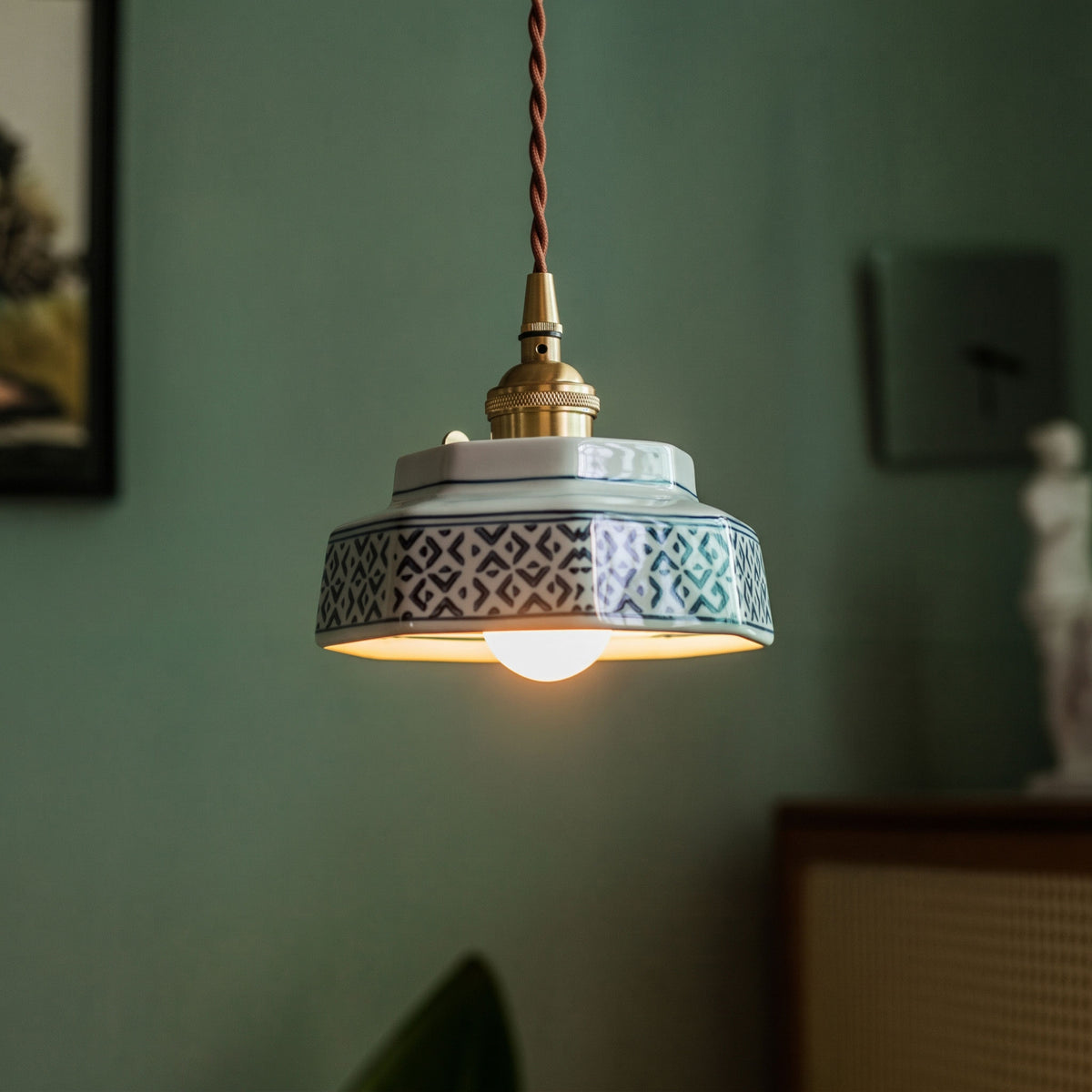 Leofric Retro Ceramic Pendant Lamp – detail 17