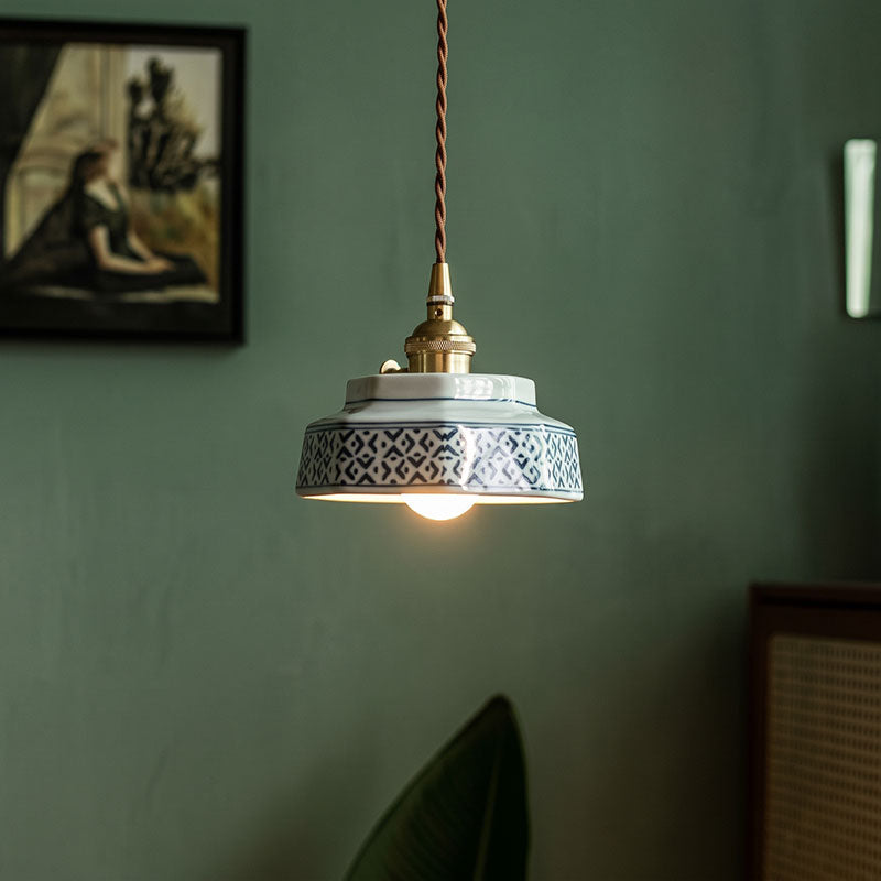 Leofric Retro Ceramic Pendant Lamp – detail 2
