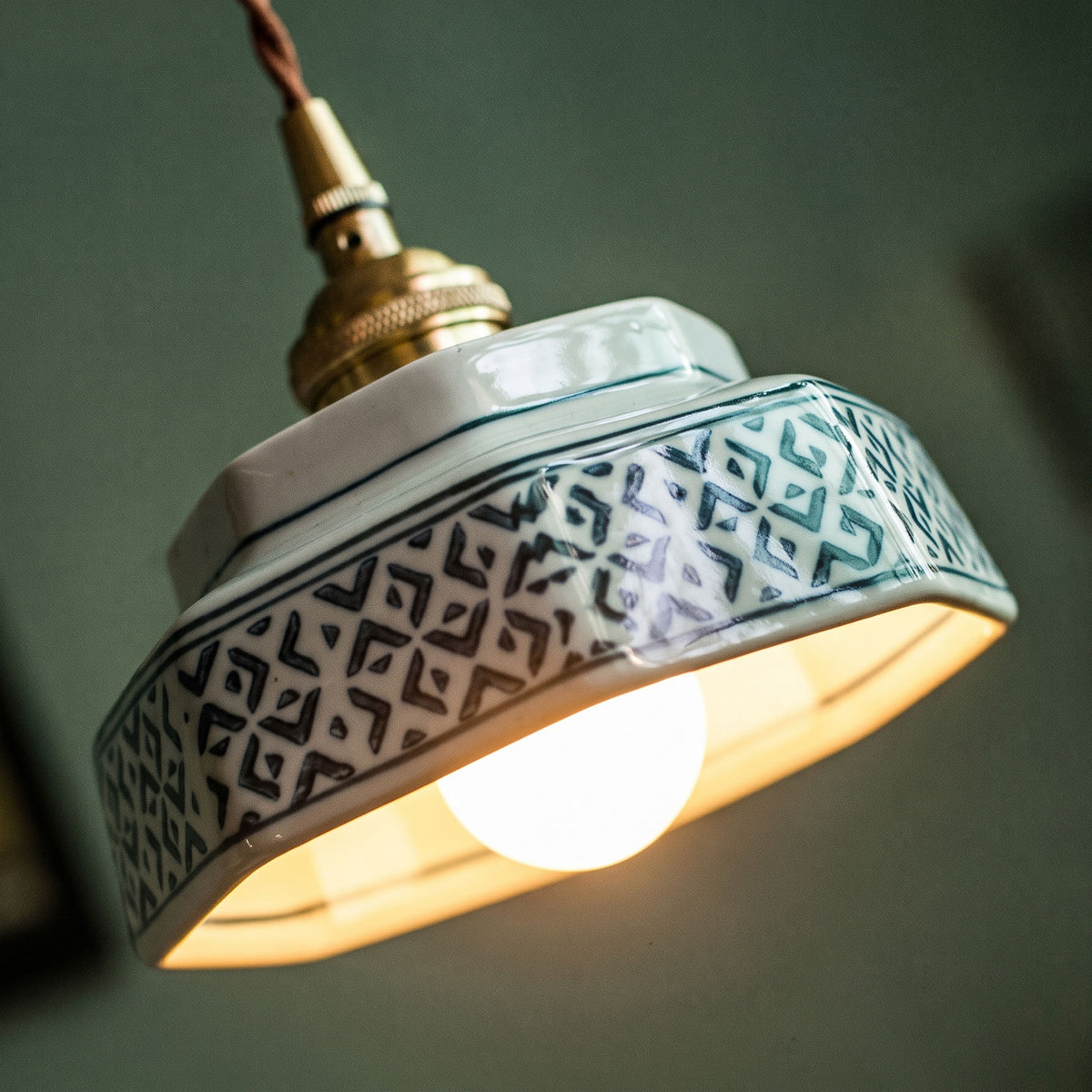 Leofric Retro Ceramic Pendant Lamp – detail 28