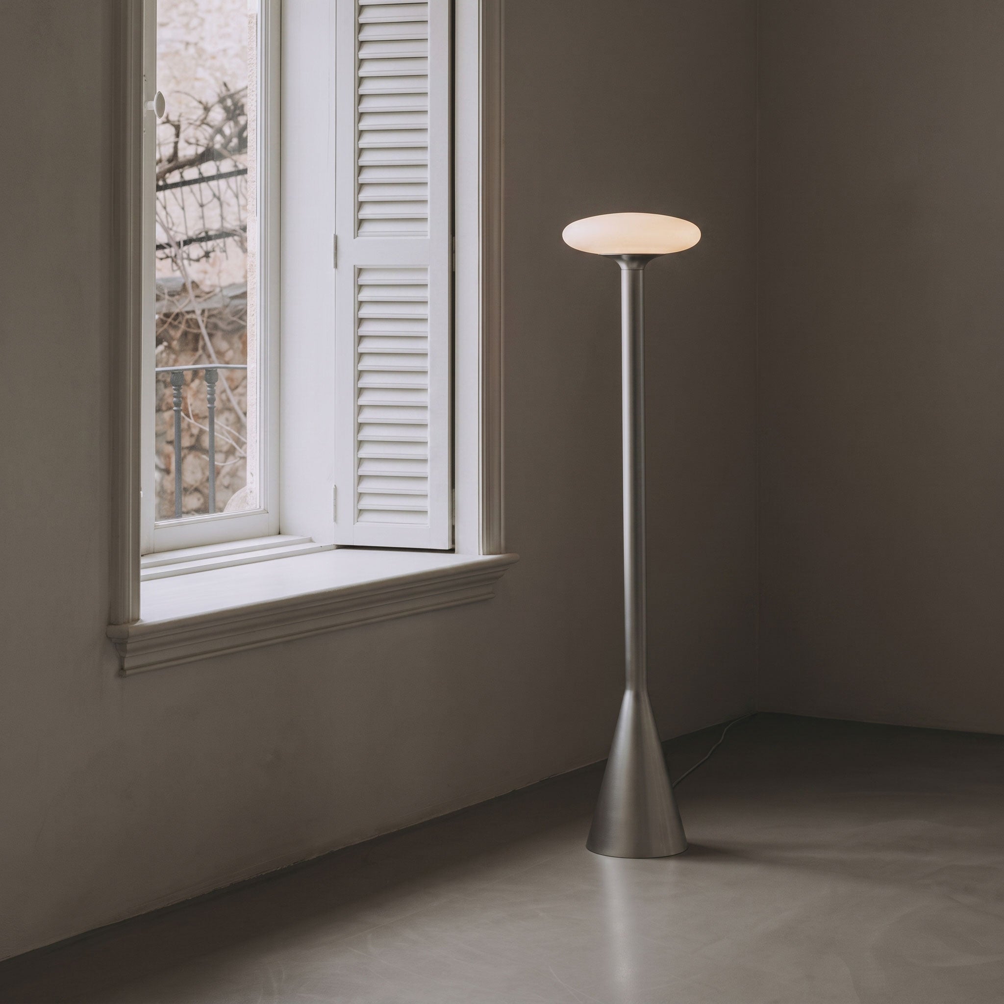 Lorcan Matte Floor Lamp