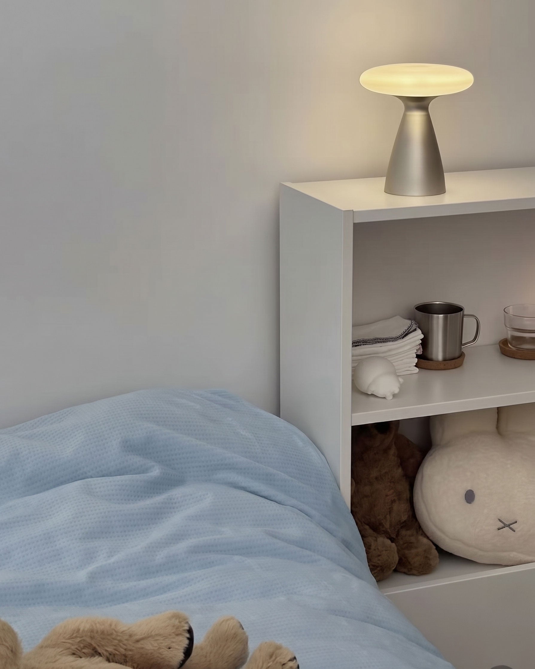 Lorcan Matte Table Lamp (built-in battery)