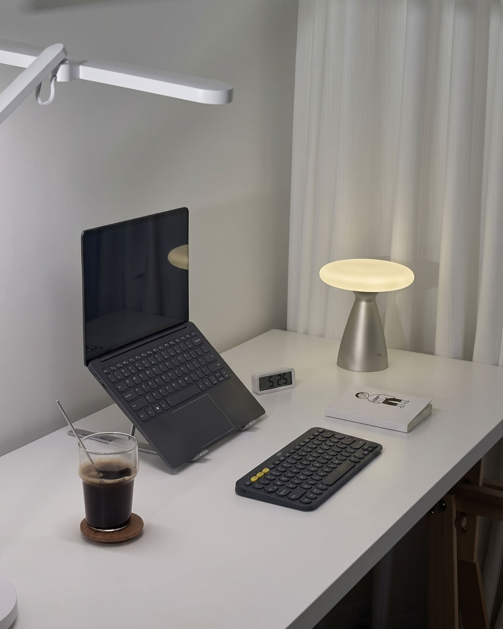 Lorcan Matte Table Lamp (built-in battery)