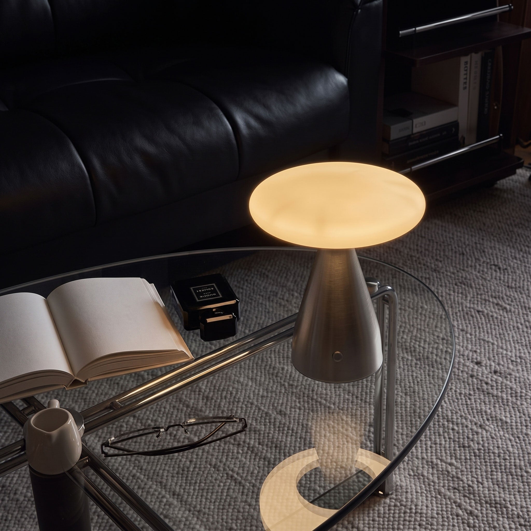 Lorcan Matte Table Lamp (built-in battery)