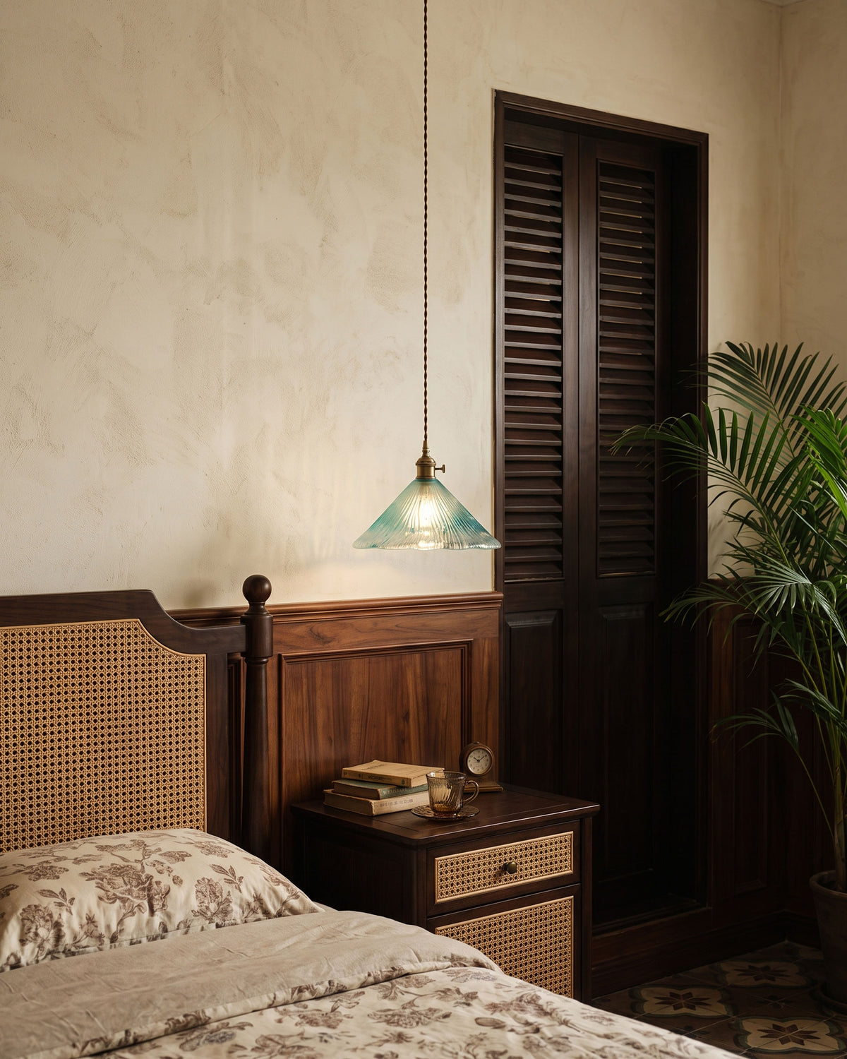 Quintin Pleated Cone Pendant Light – detail 13