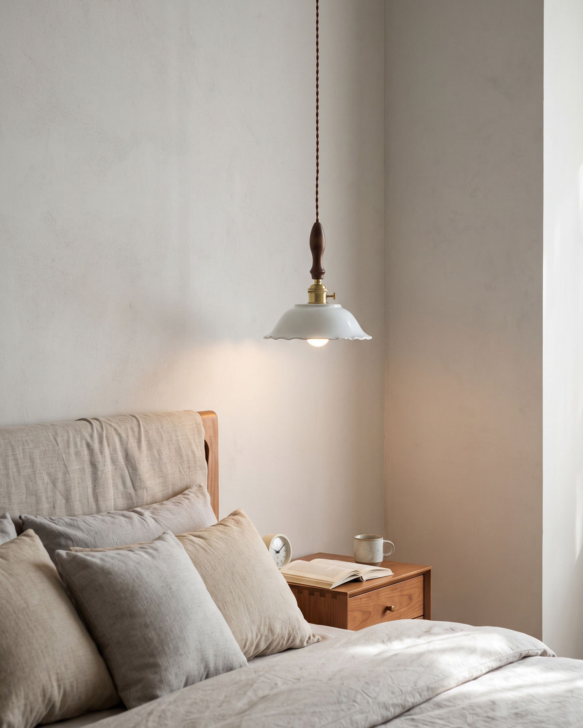 Lampada a sospensione in ceramica rigata Rhodri