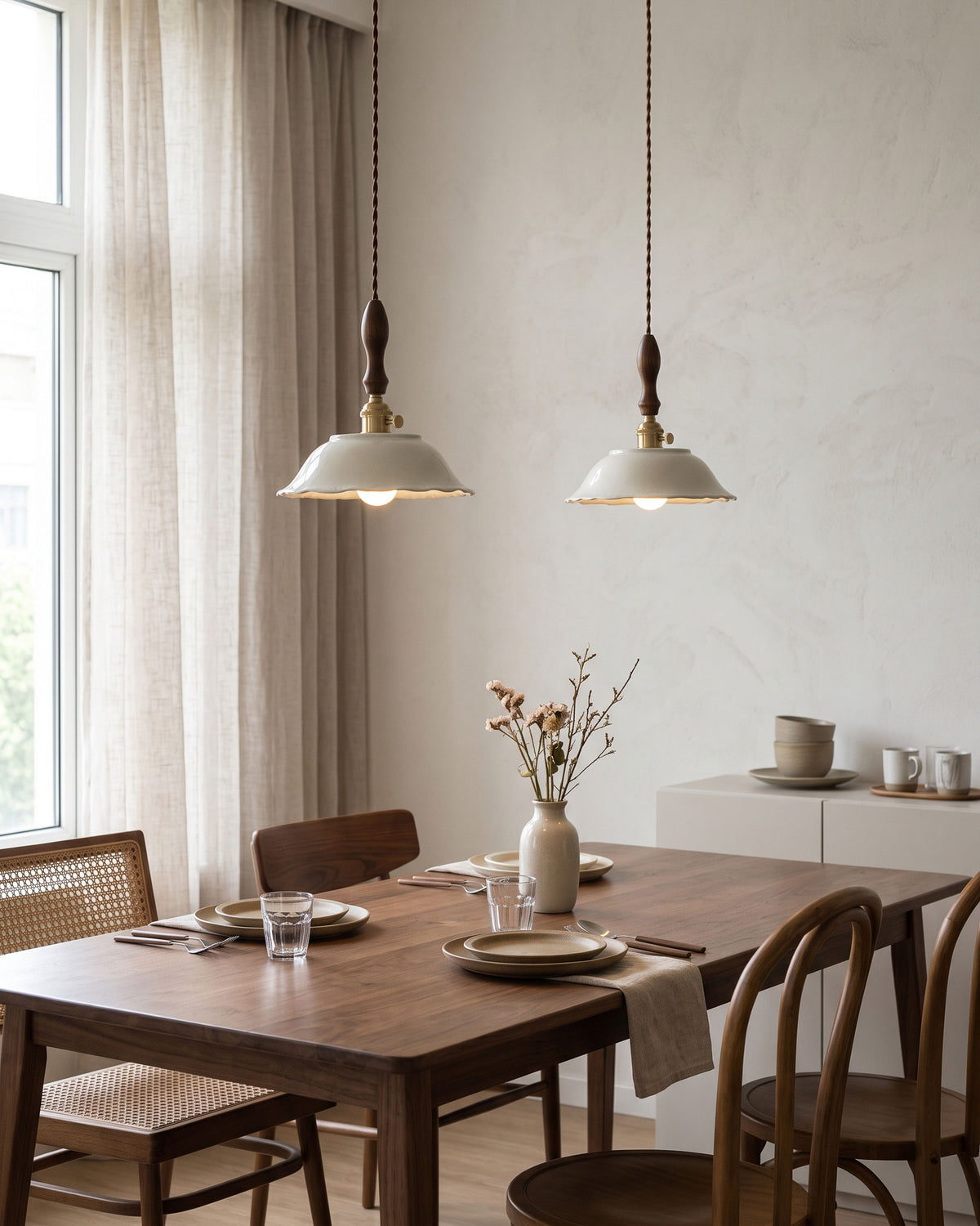 Lampada a sospensione in ceramica rigata Rhodri