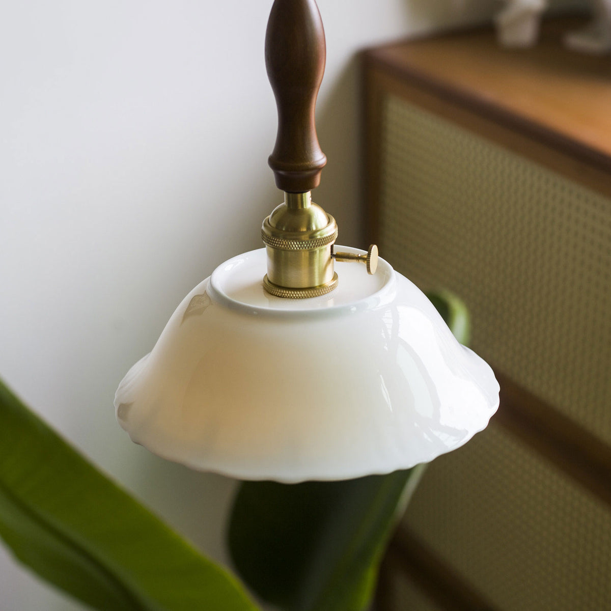 Lampada a sospensione in ceramica rigata Rhodri