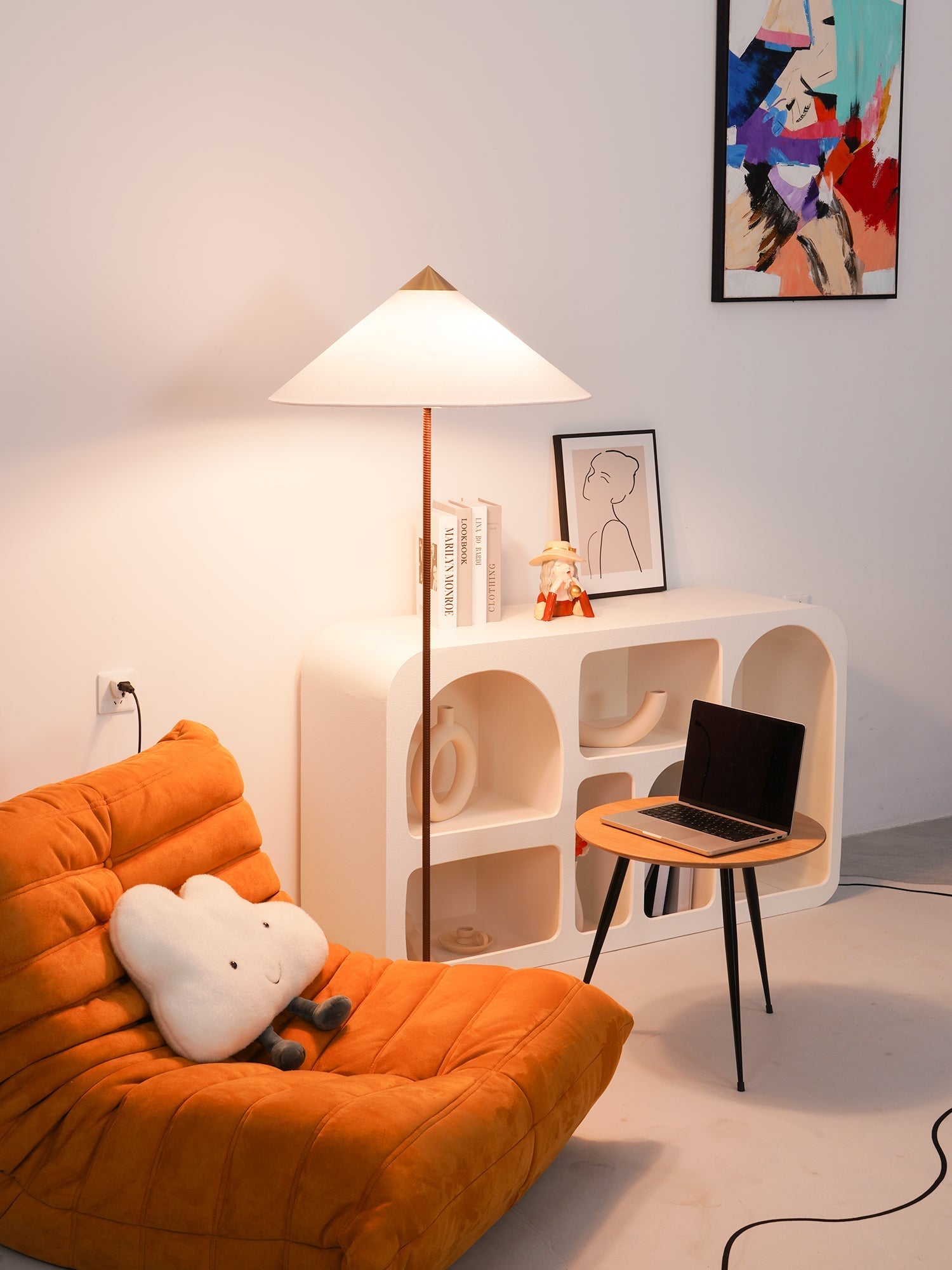 9602 Floor Lamp - Decormote