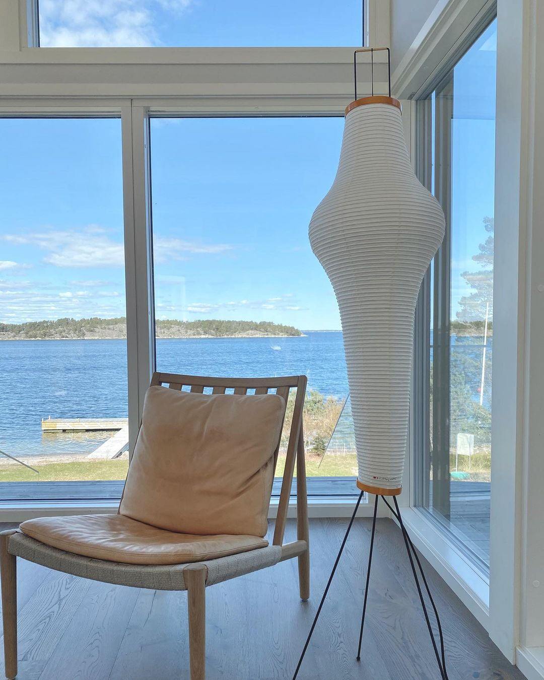 Akari Series Floor Lamp.