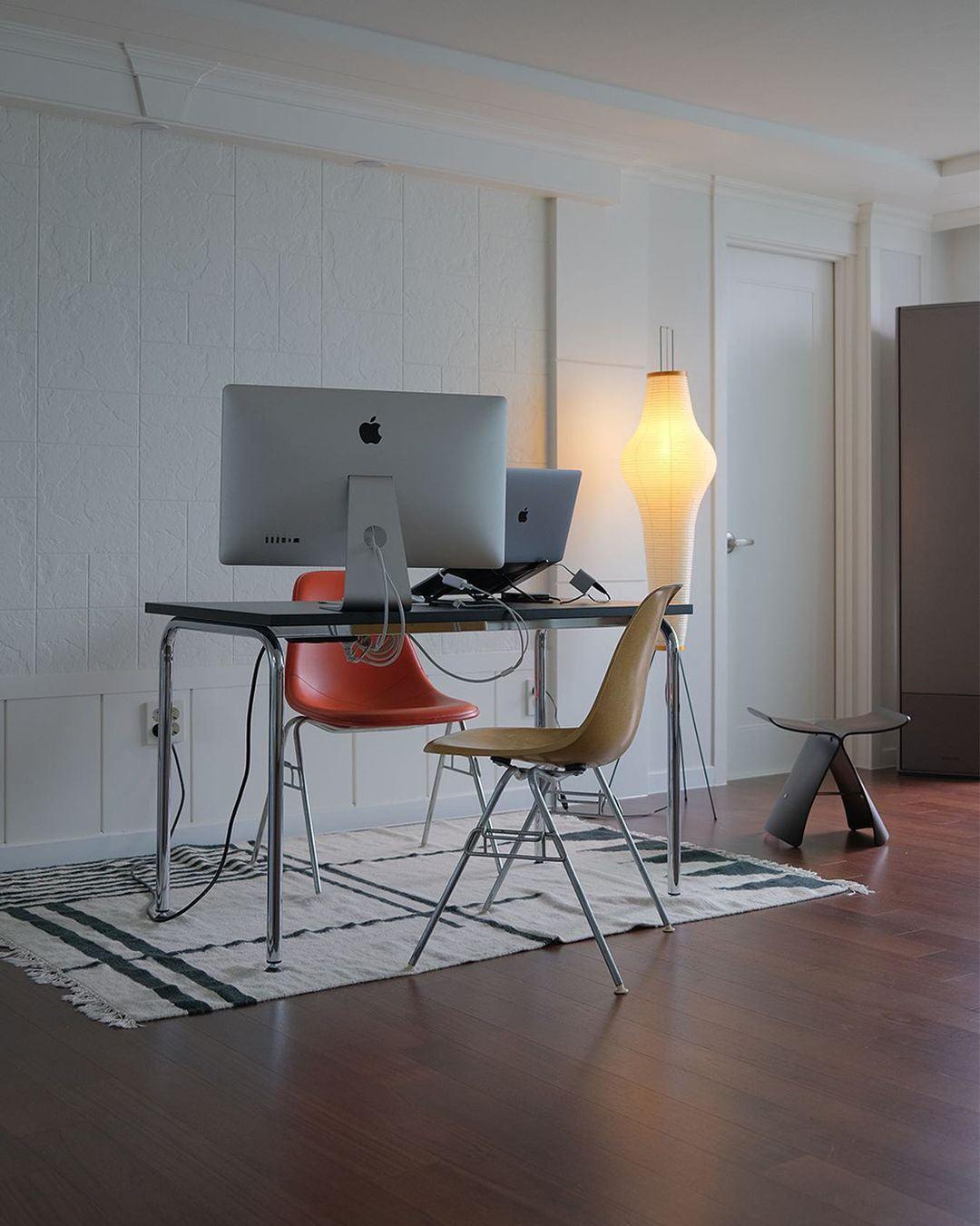 Akari Series Floor Lamp.