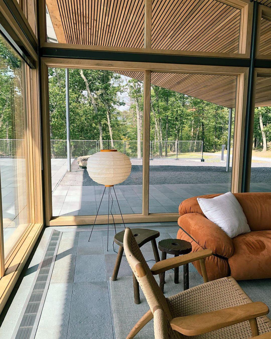 Akari Series Floor Lamp.