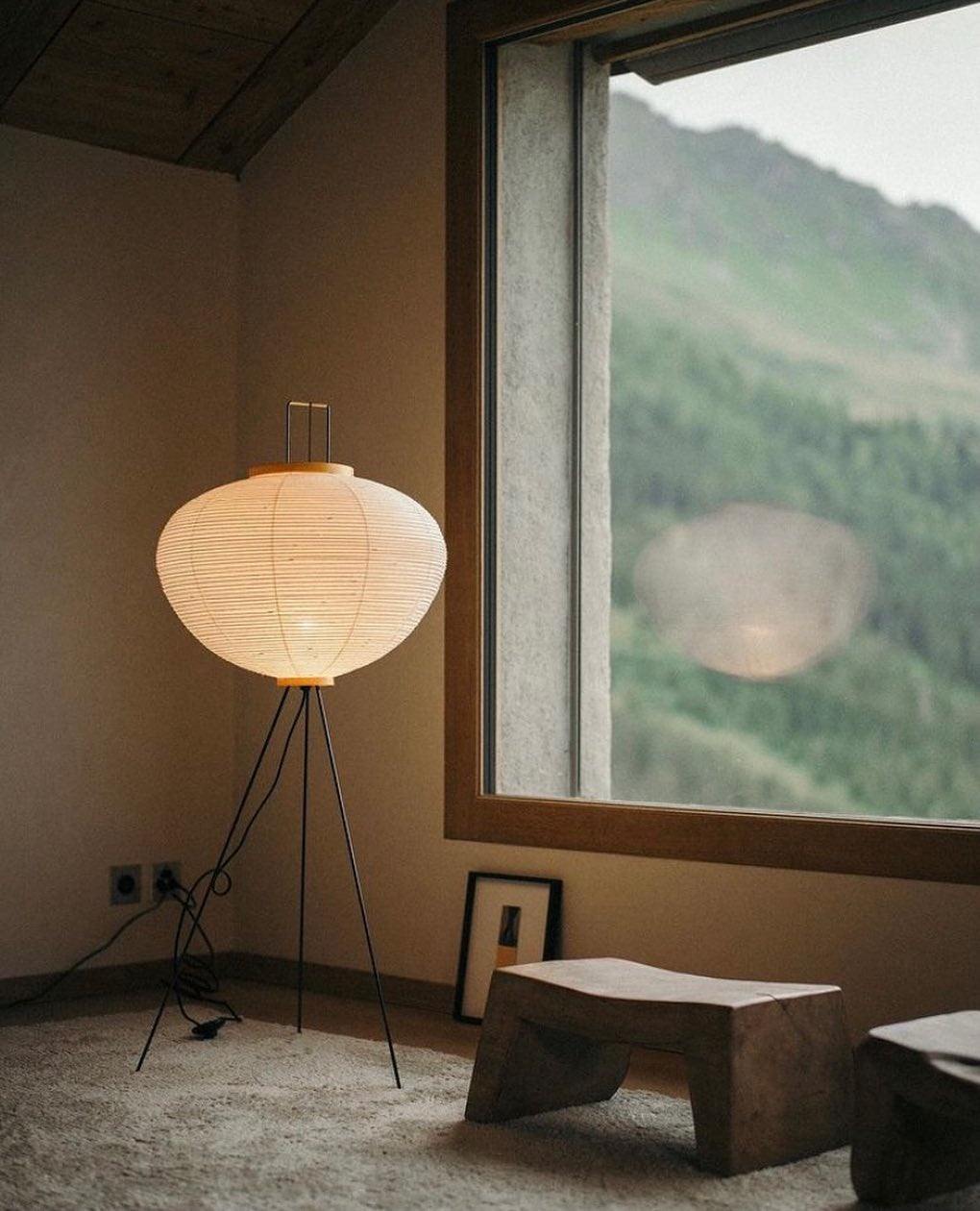 Akari Series Floor Lamp.
