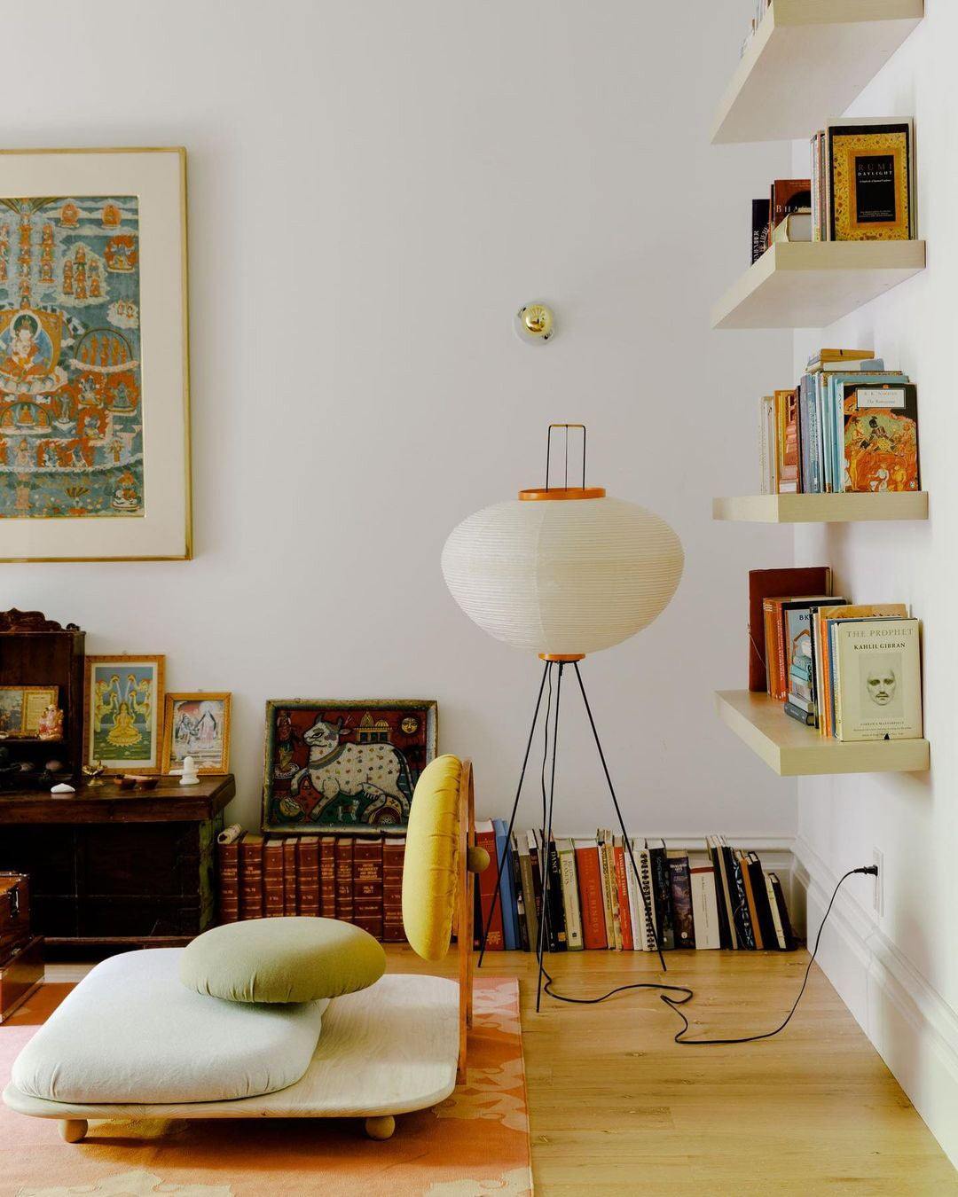 Akari Series Floor Lamp.