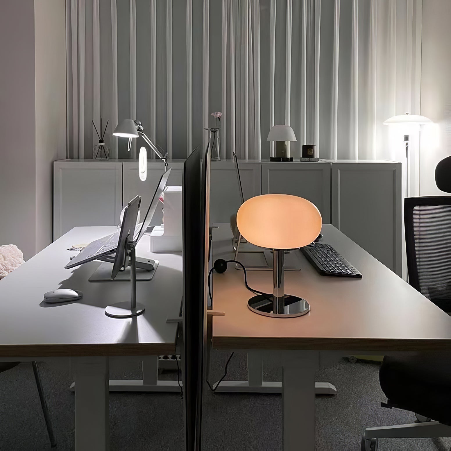 Lampe de table Am1n