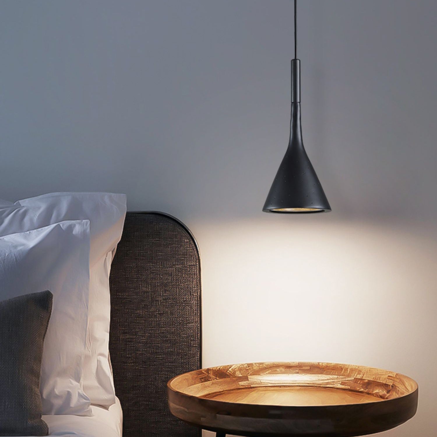 Lampe à suspension en résine Aplomb