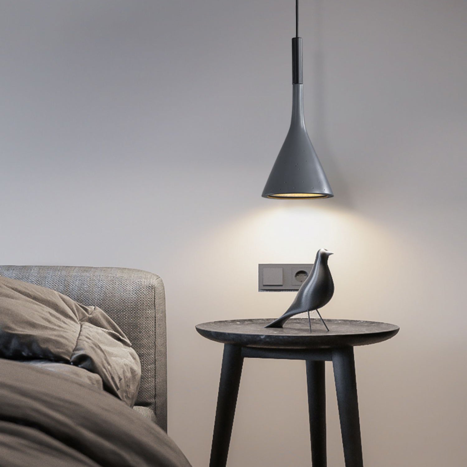 Lampe à suspension en résine Aplomb