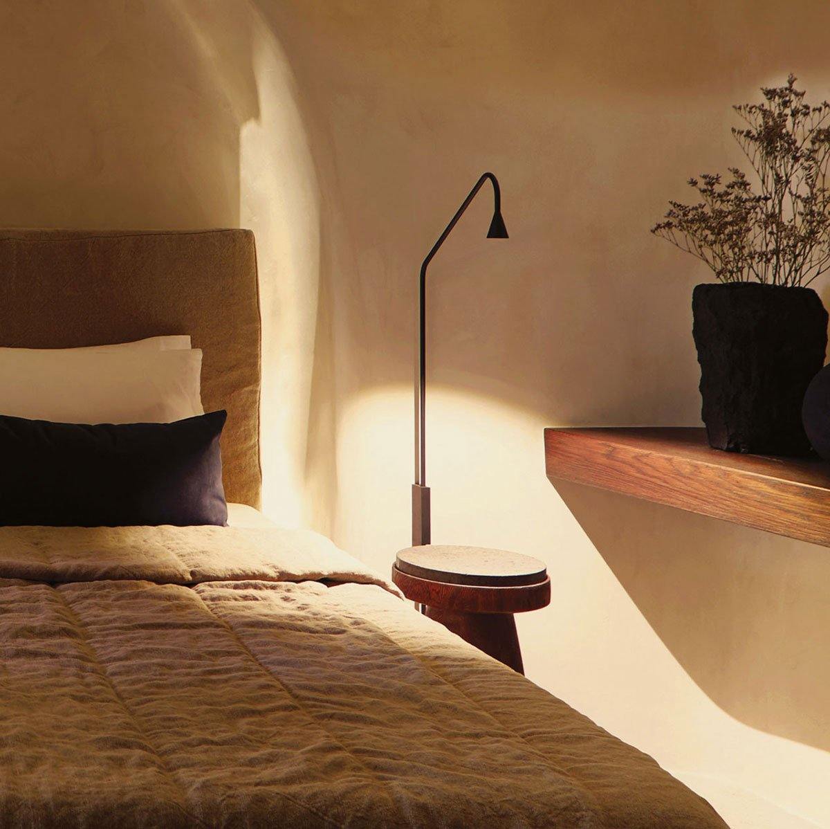 Austere wall sconce