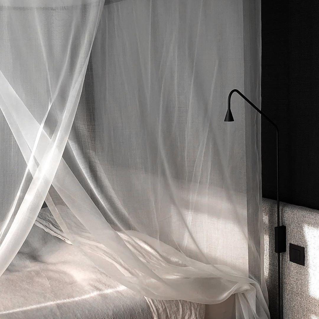 Austere wall sconce