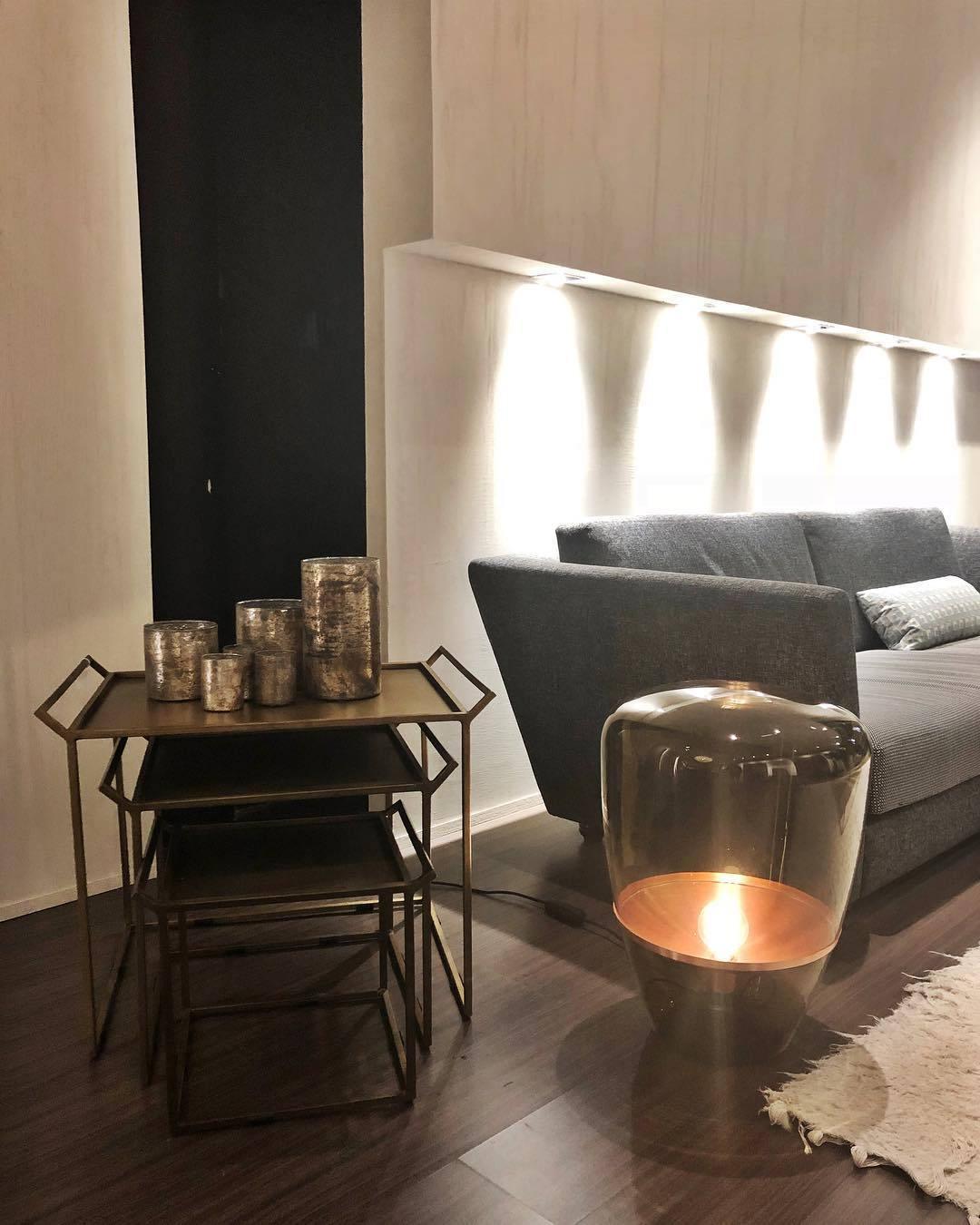 Balloon table lamp