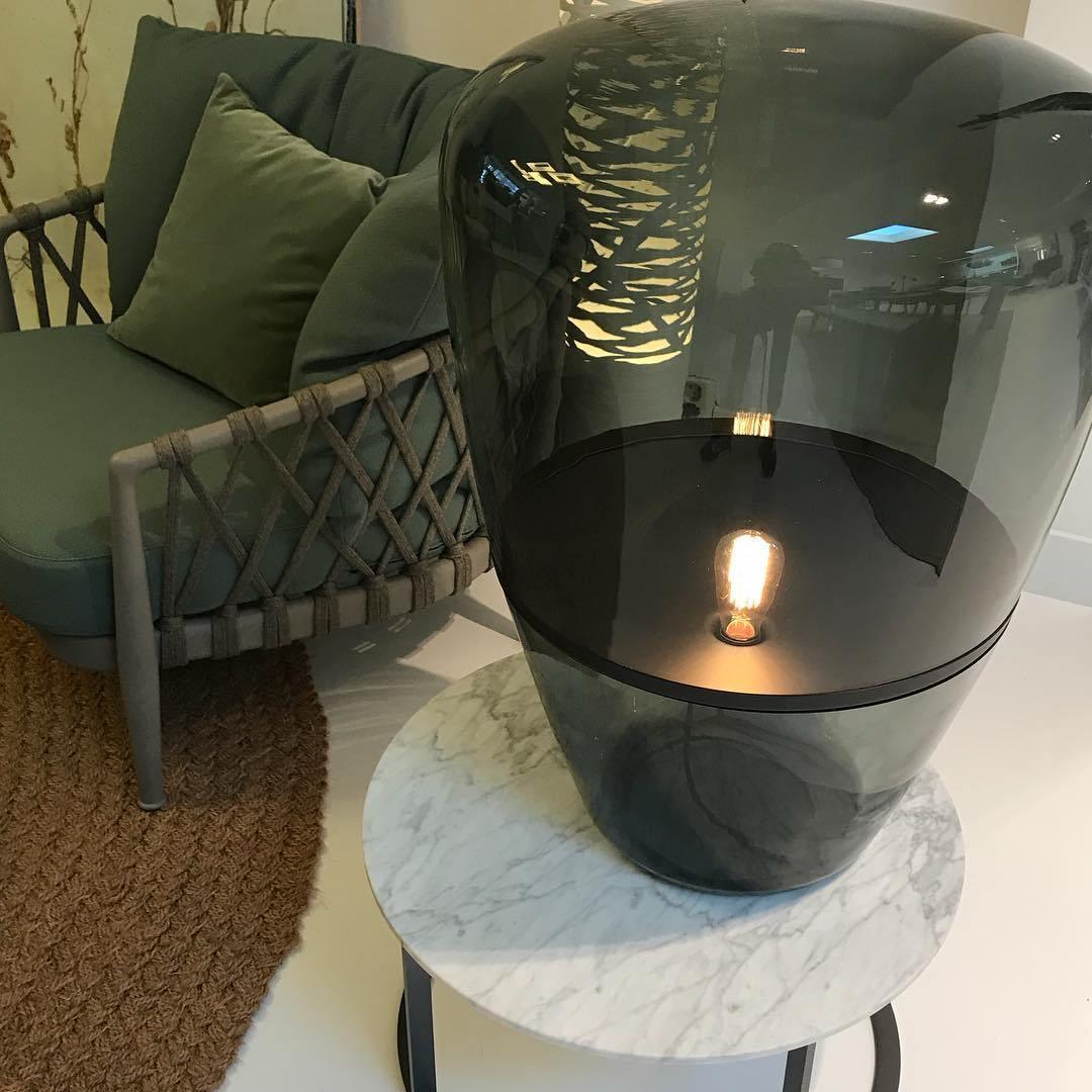 Balloon table lamp