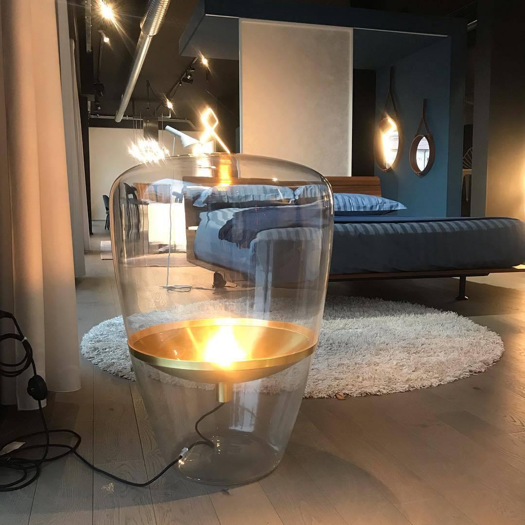 Balloon table lamp