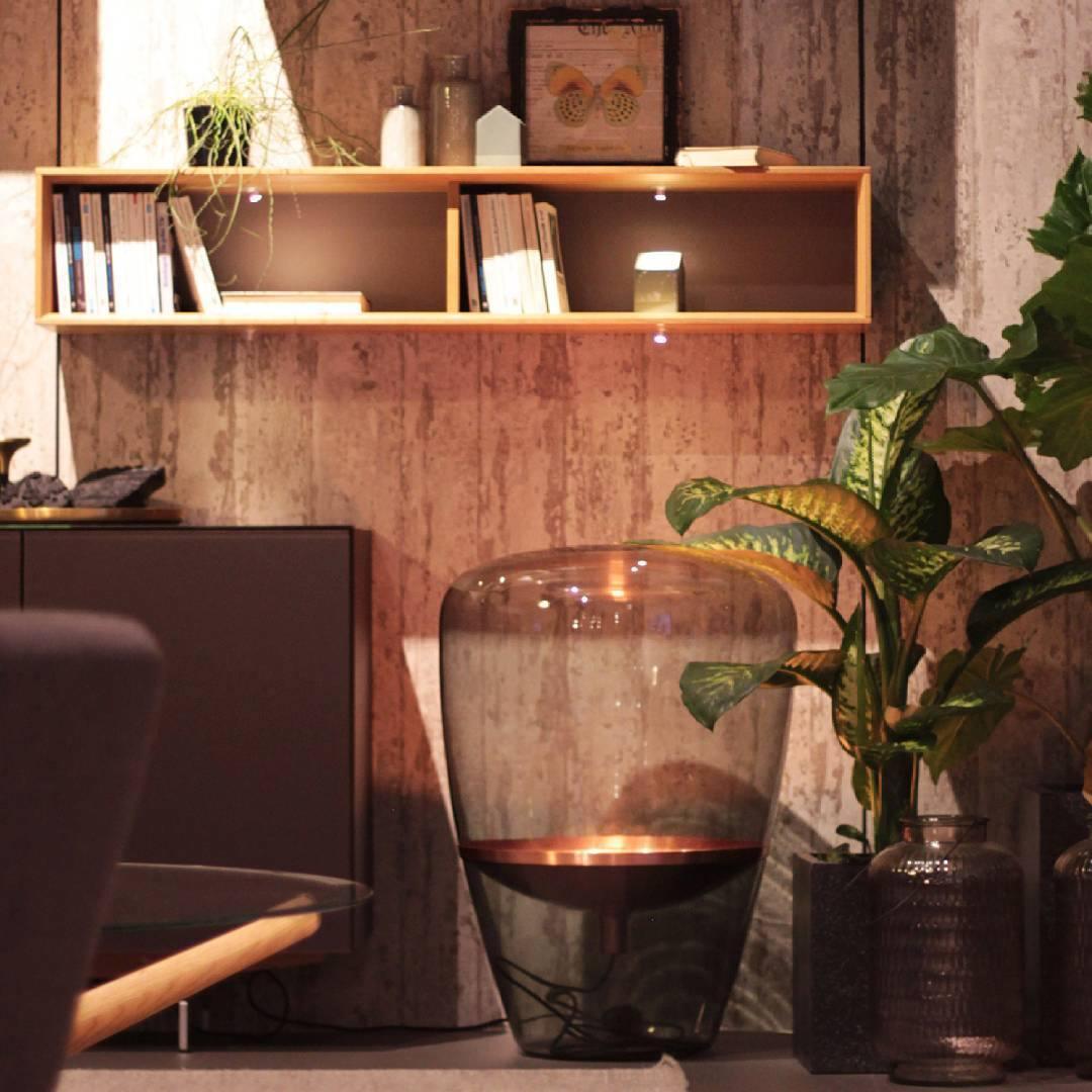 Balloon table lamp