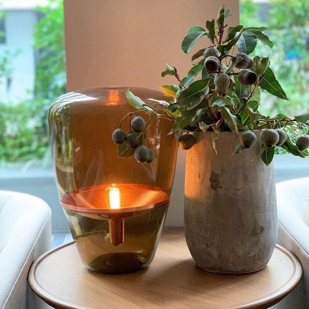 Balloon table lamp