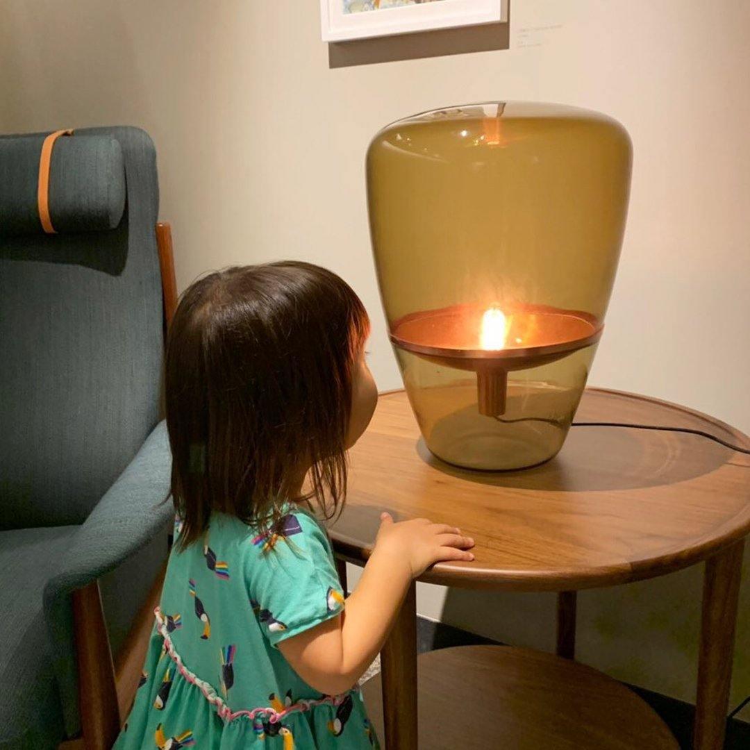 Balloon table lamp
